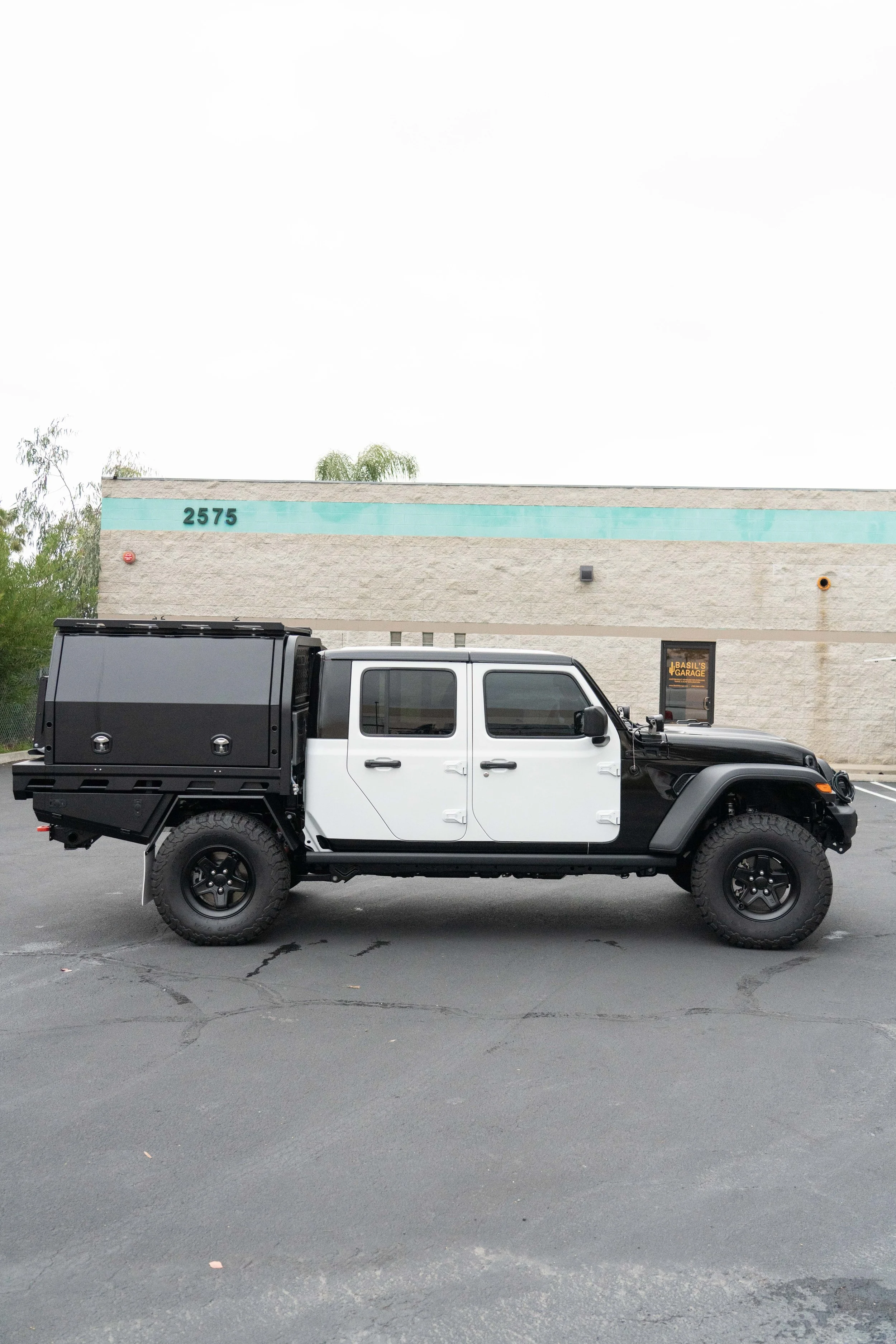 220331_BasilsGarage_GladiatorMits_0018.jpg