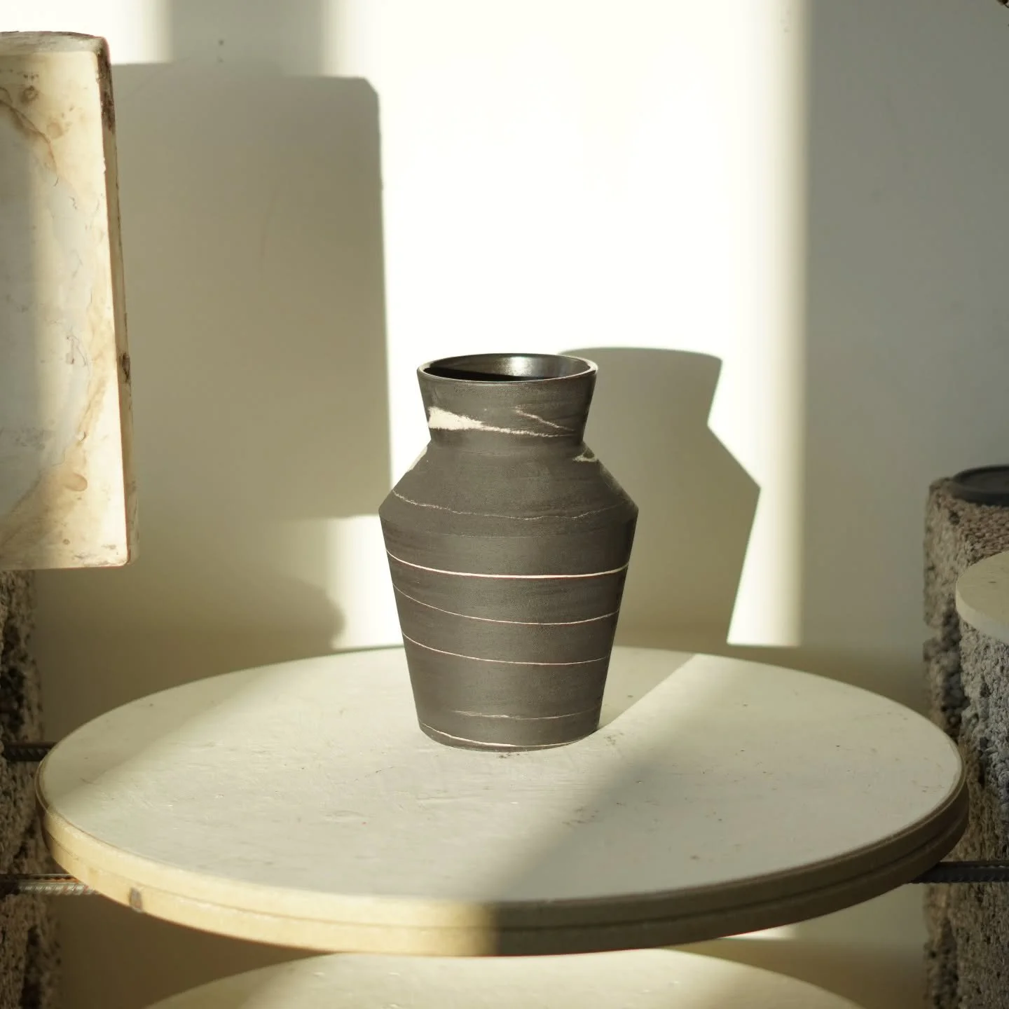 S&oslash;ndag 15. desember kommer vi til julemarkedet p&aring; Festplassen! @bergen_julemarked 🎄

/vase laget av Adrian Birkelid