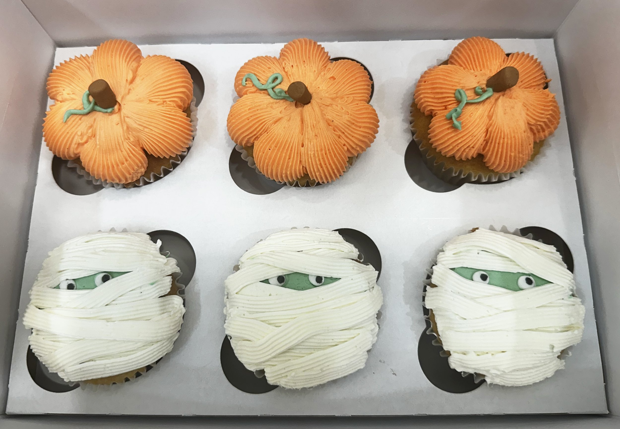 halloweencupckaes2.jpg