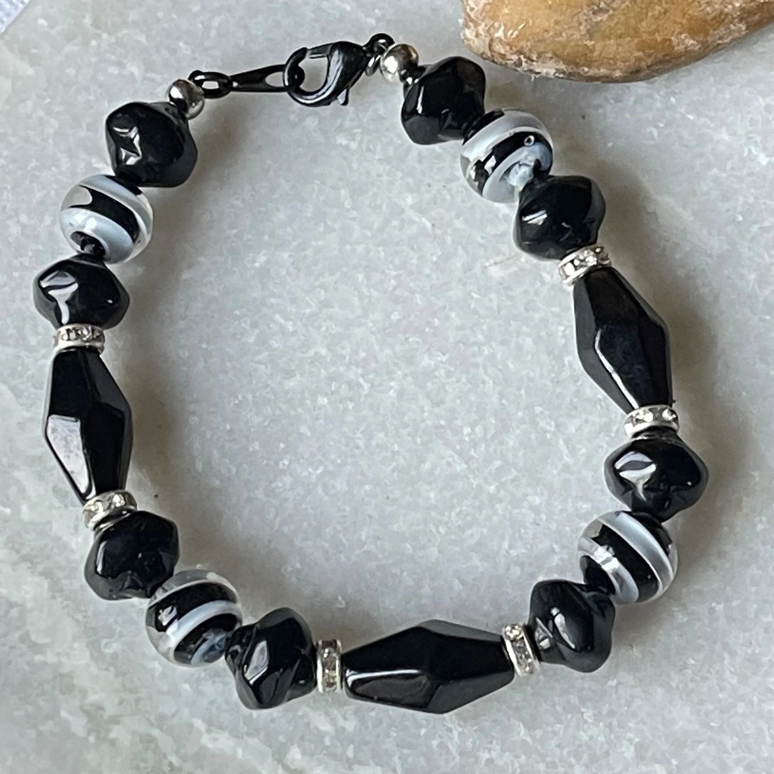 Vintage 1960s W. German Art Glass Beaded Bracelet 7.75"