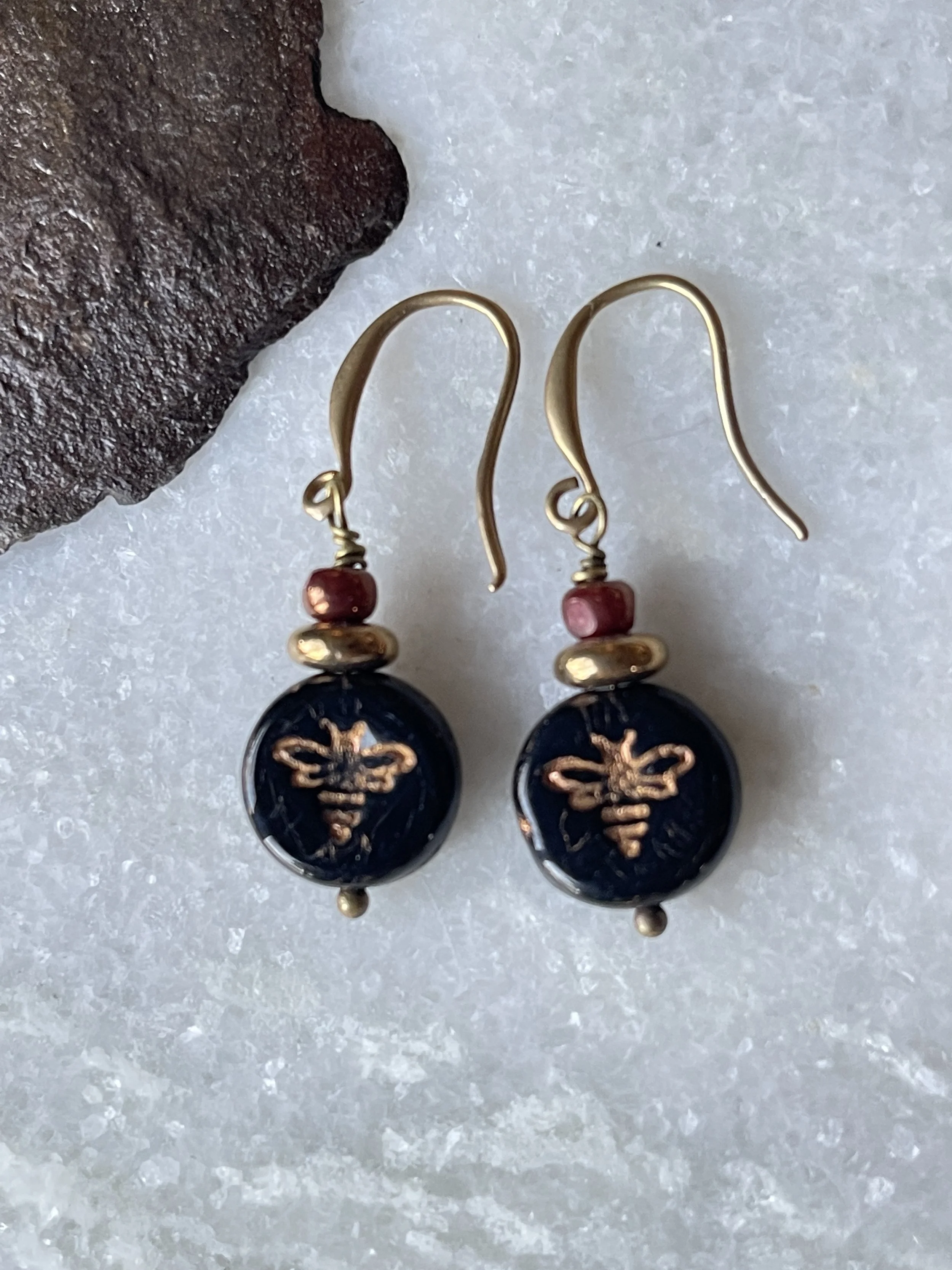 Czech Etched Glass Bee + Garnet Earrings  0.5"