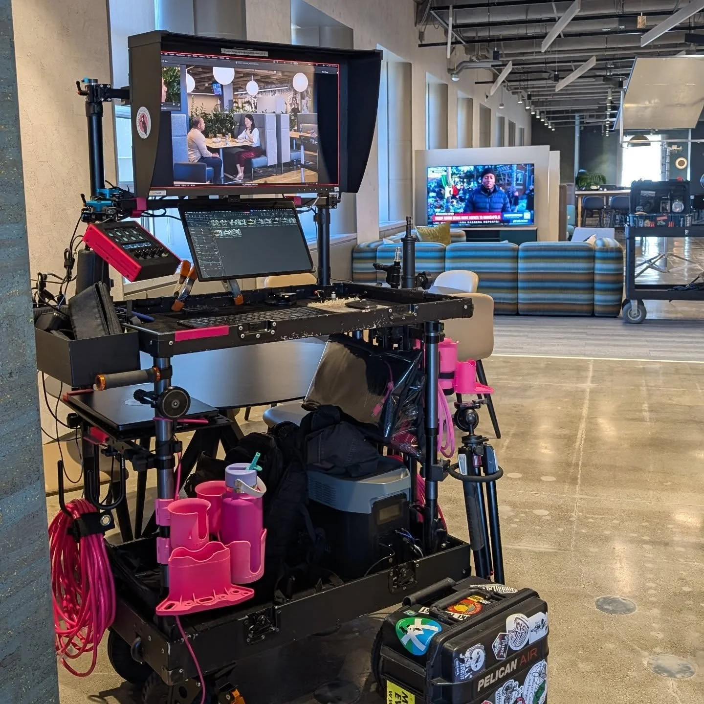 One of these screens is a lot better to watch than the other #valitestech #setlife #digitaltech #digitech