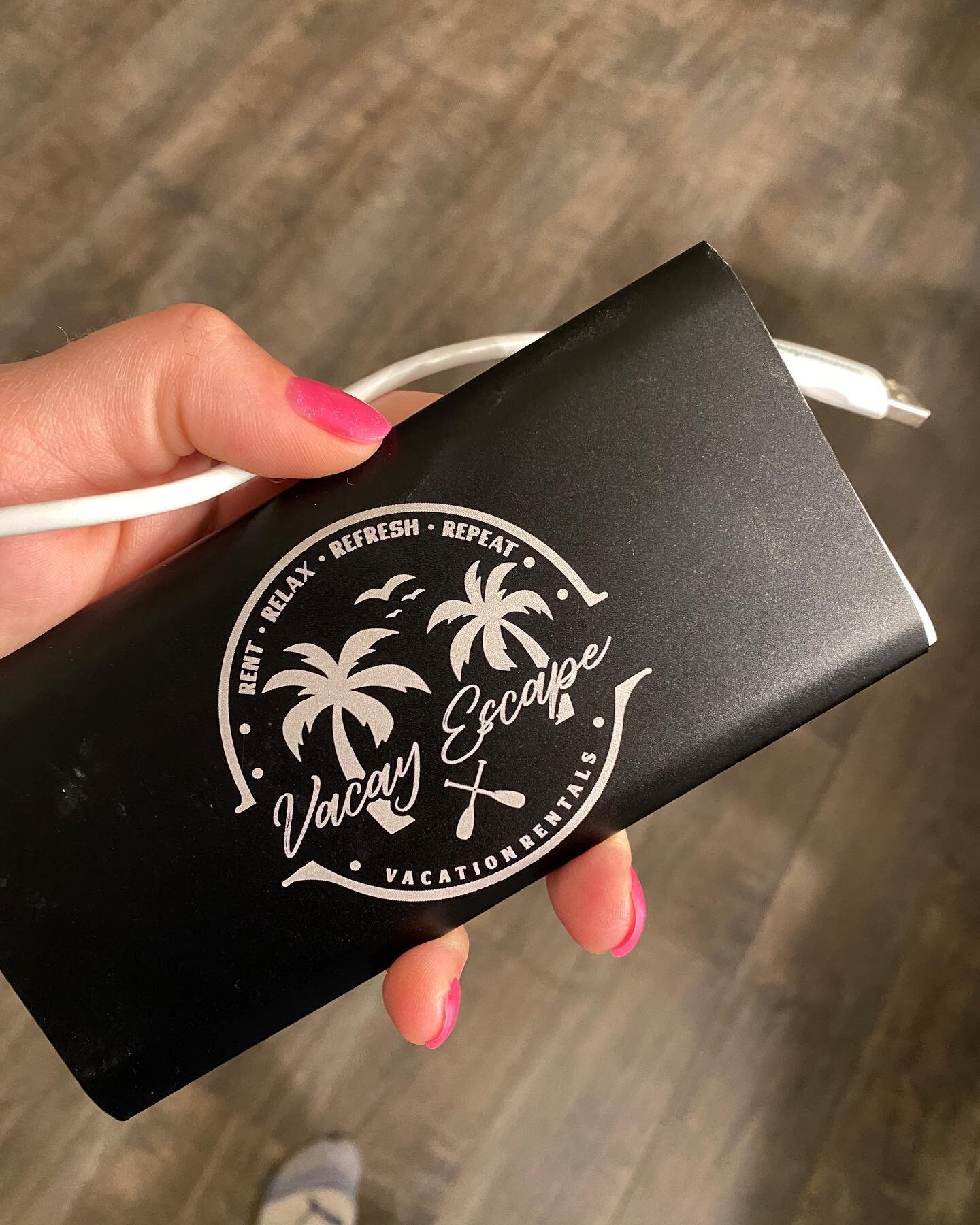 Thank you to @carolannelizabethcreations for keeping my phone powered while I&rsquo;m constantly on the move! These wireless charging banks get me an entire phone charge!