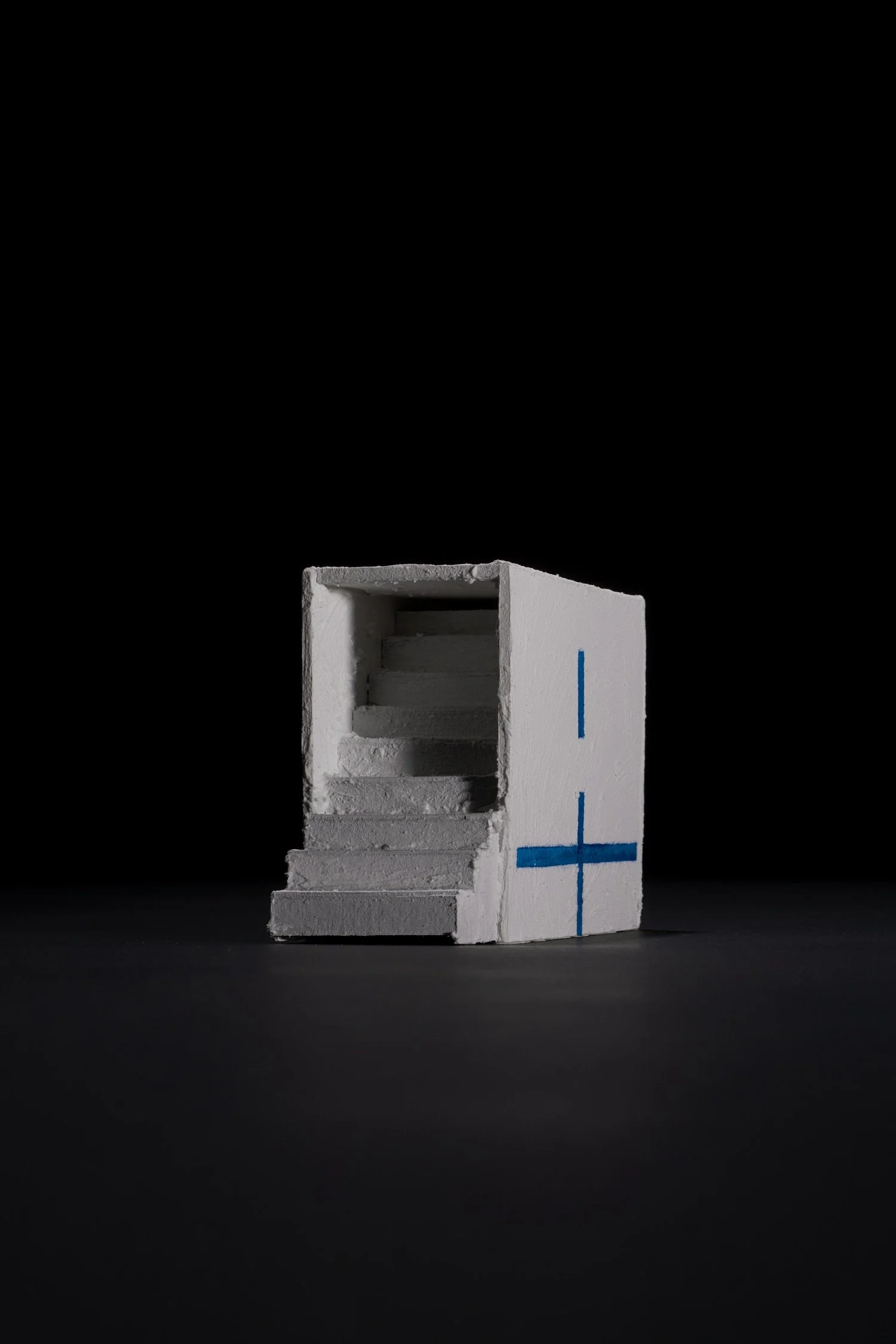 Pounding shadow 10/ 2023/ Archival pigment print on cotton paper/ 30x20 cm/ 10 + 1 AP