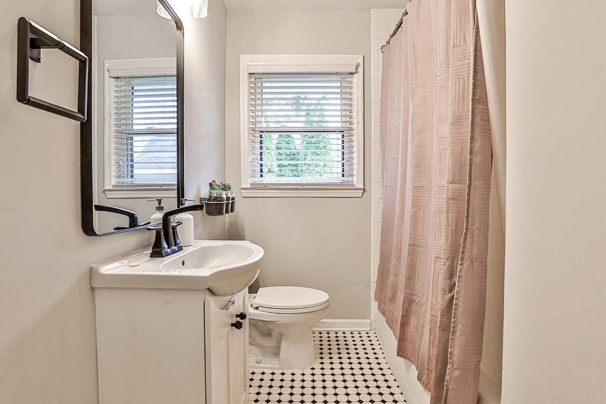 302 Driftwood Terrace full-19.jpg