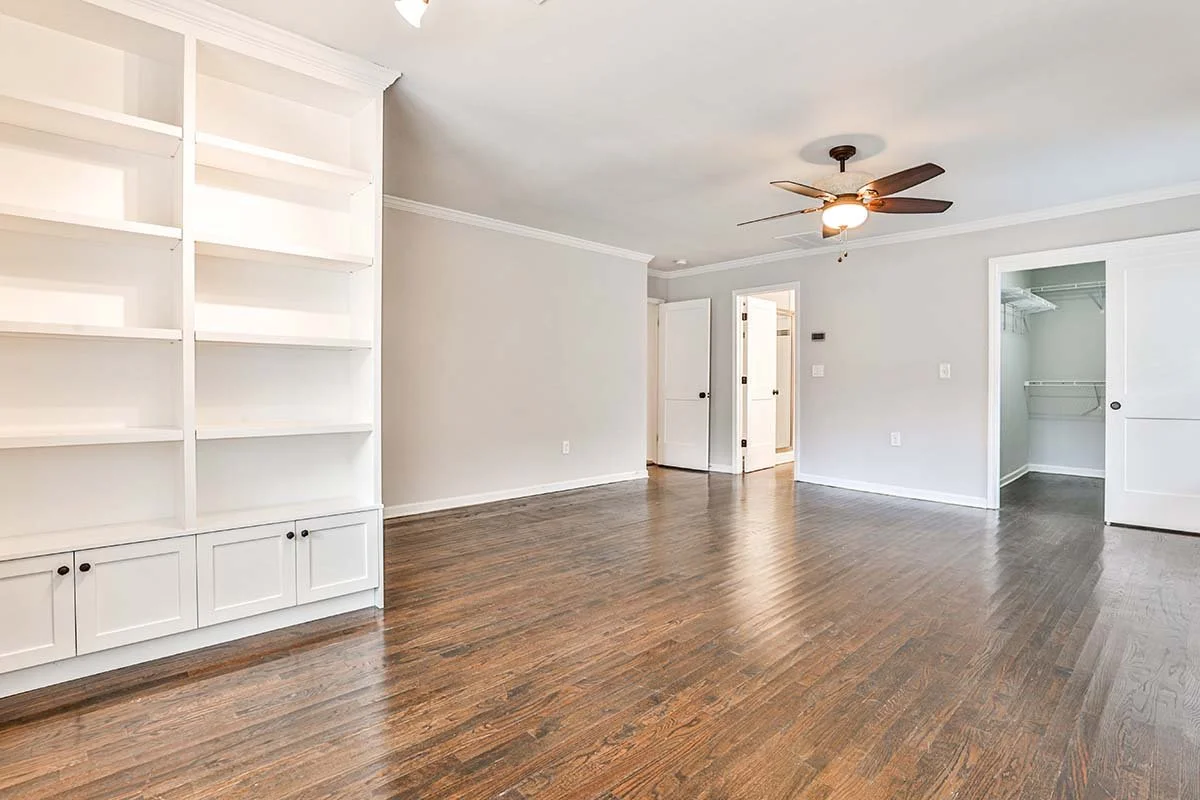 302 Driftwood Terrace full-23.jpg