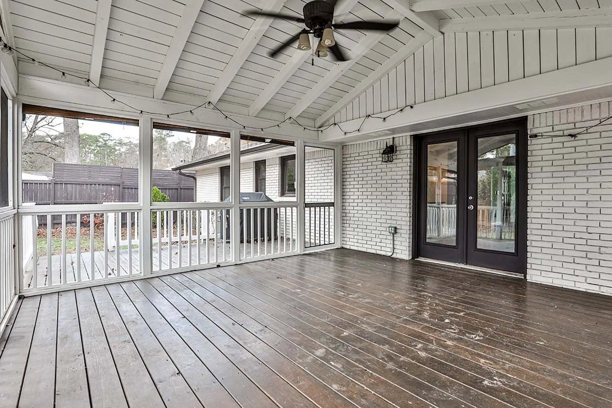 302 Driftwood Terrace full-26.jpg