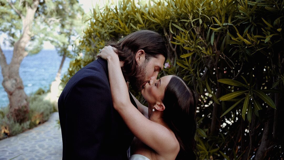 Love and champagne were both overflowing at this breathtaking wedding in the Athenian Riviera.  Cheers to Chloe and George who shared their special day with us!

@@silkentile @vasilis_kallinteris
@spiros_tountas
@marcijus_studio
@laramarcijus
@chloec