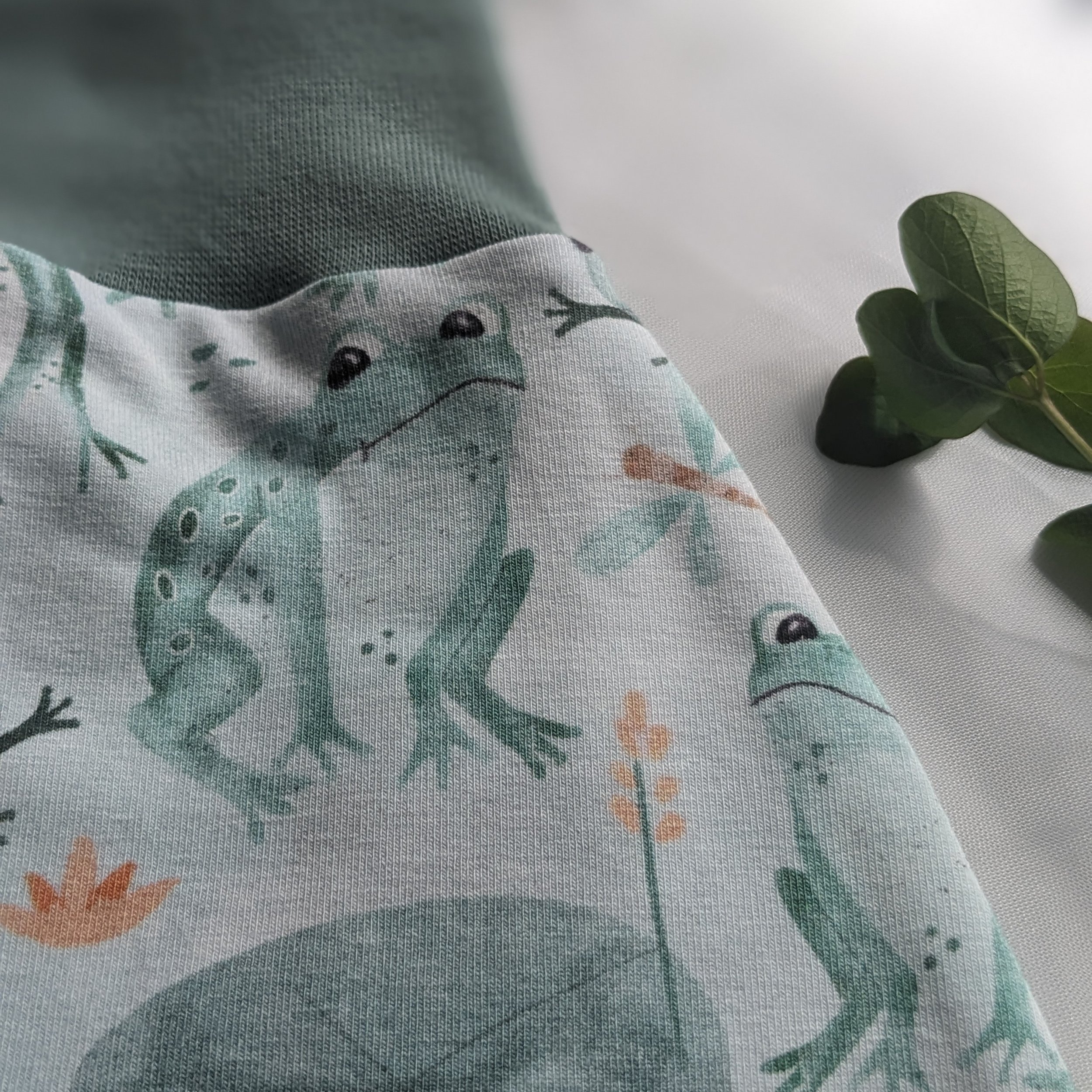 spring frog harem pants top.jpg