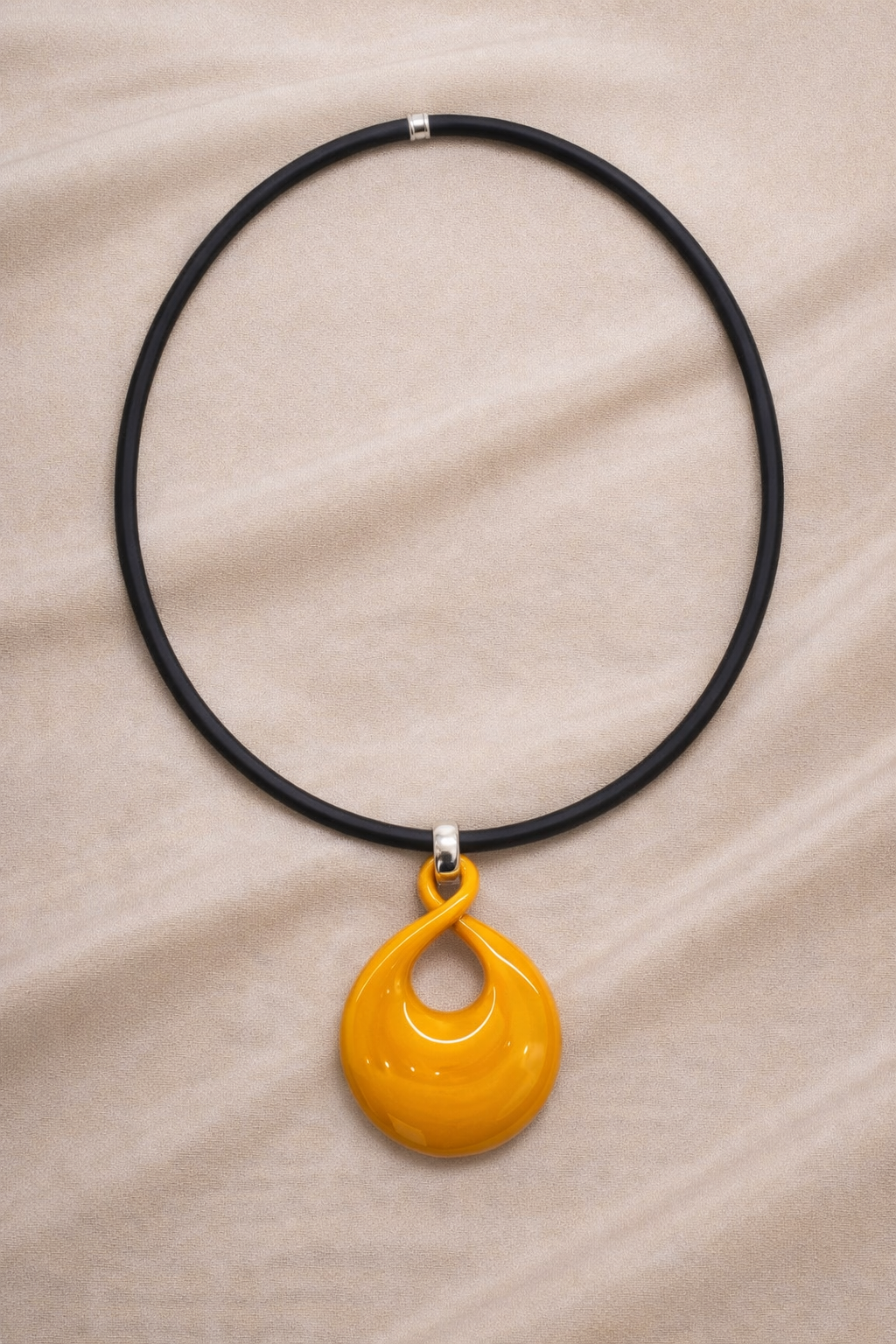 Contorta argento giallo senape.PNG