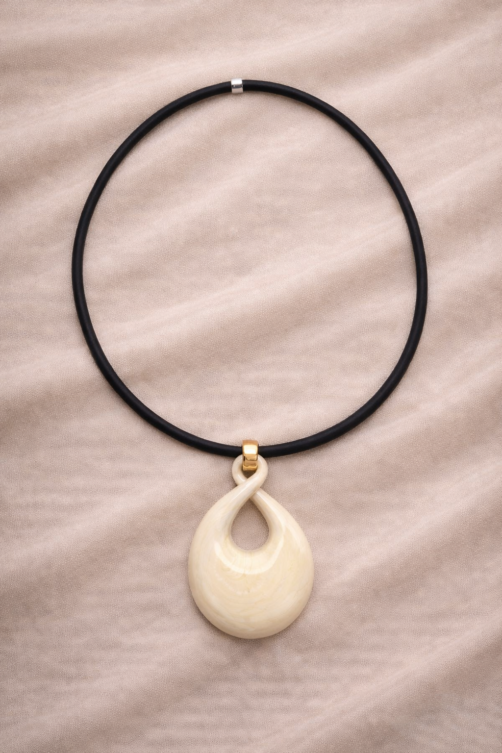 Contorta dorata avorio.PNG