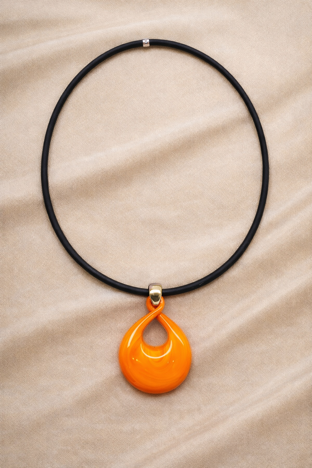 Contorta dorata arancione.PNG