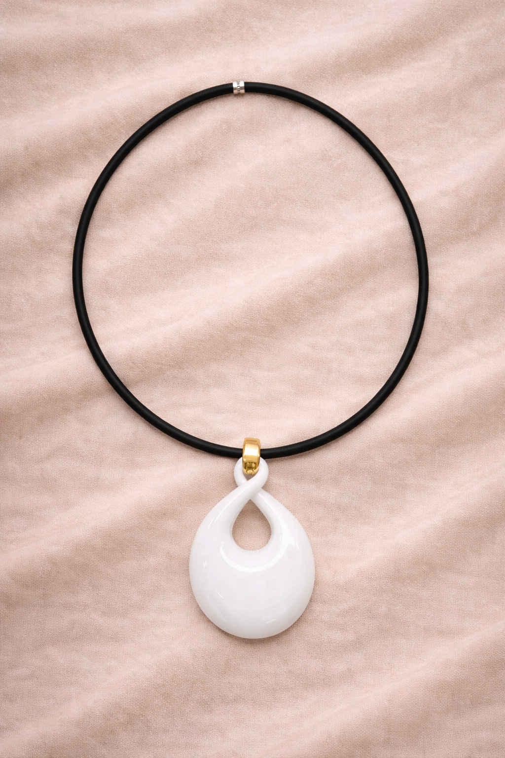 Contorta dorata bianca.PNG