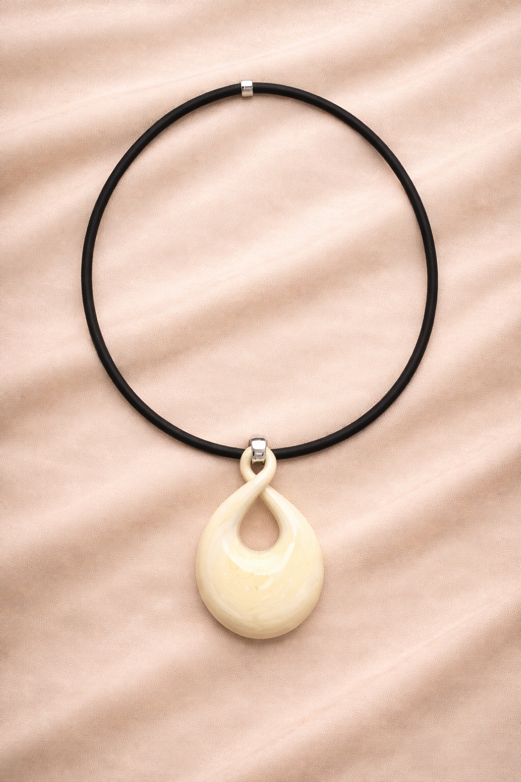 Contorta argento avorio.PNG