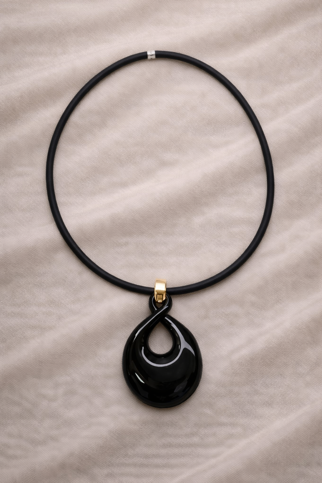 Contorta dorata nera.PNG