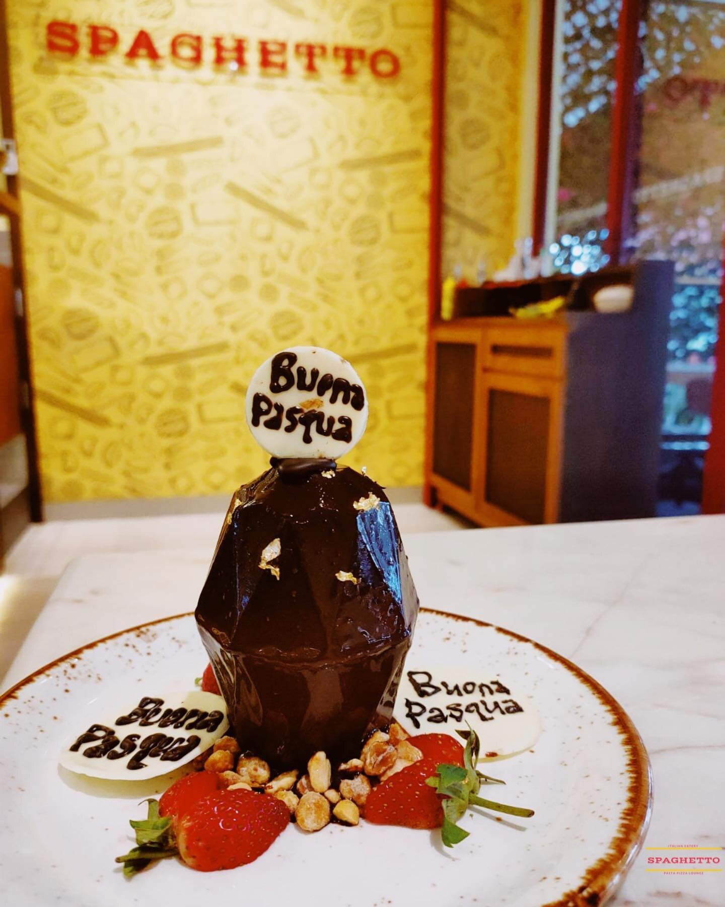 EASTER 🐣🐰 IS COMING 🥳 Homemade Easter chocolate egg 🥚 👨‍🍳 filled with mousse 🍫 & heart of Mango 🥭😍 come celebrate with us !! @spaghettopastalounge BUONA PASQUA ❤️🇮🇹
www.spaghettopastalounge.com 
⏰ MONDAY - SUNDAY | 11am - 10pm
☎