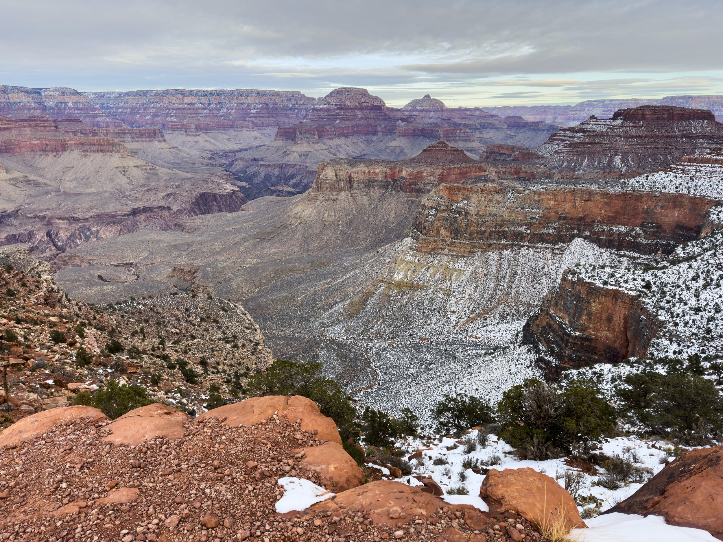 Going down into the canyon during a Rim-To-Rim trek (& back) of the Grand Canyon
Shot on iPhone 14 Pro
