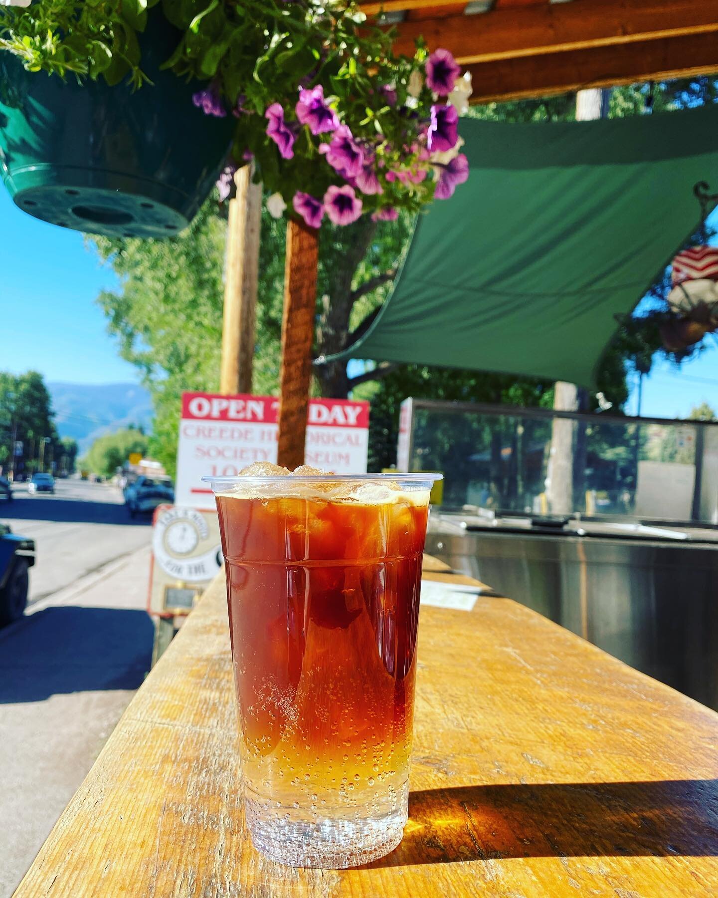 We&rsquo;re celebrating the summer solstice with a special coffee tonic... cold brew, tonic water, and simple syrup😋 Sure to quench your thirst!!