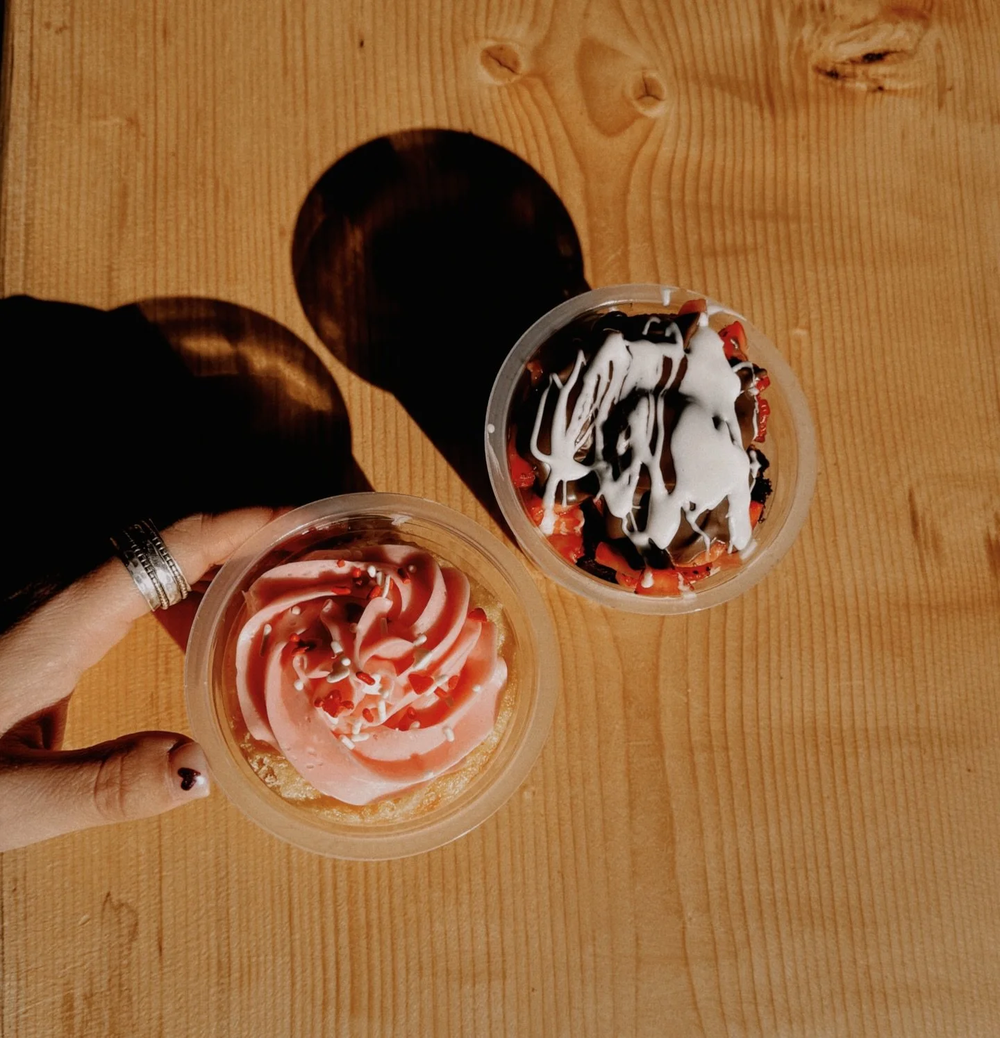 Does your sweetheart need a sweet treat? We have Cupakes &amp; Chocolate Covered Strawberry Brownies 🧁🍫 Come see us &amp; snag one or three! We&rsquo;re open til 2! 💘🤟🏼