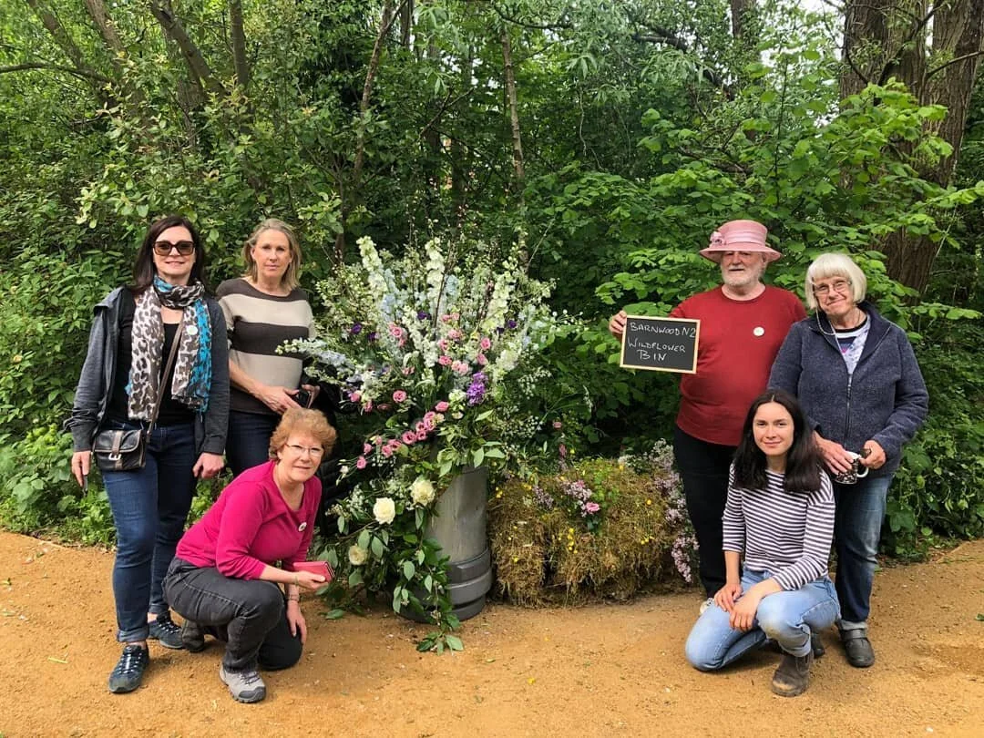 What fun we had today taking part in @bloominbarnetbins event for @thechelseafringe. We went for a Wildflower Meadow theme for our floral bin challenge. What do you think? 🌸🌼🌾🌿🐝🌺