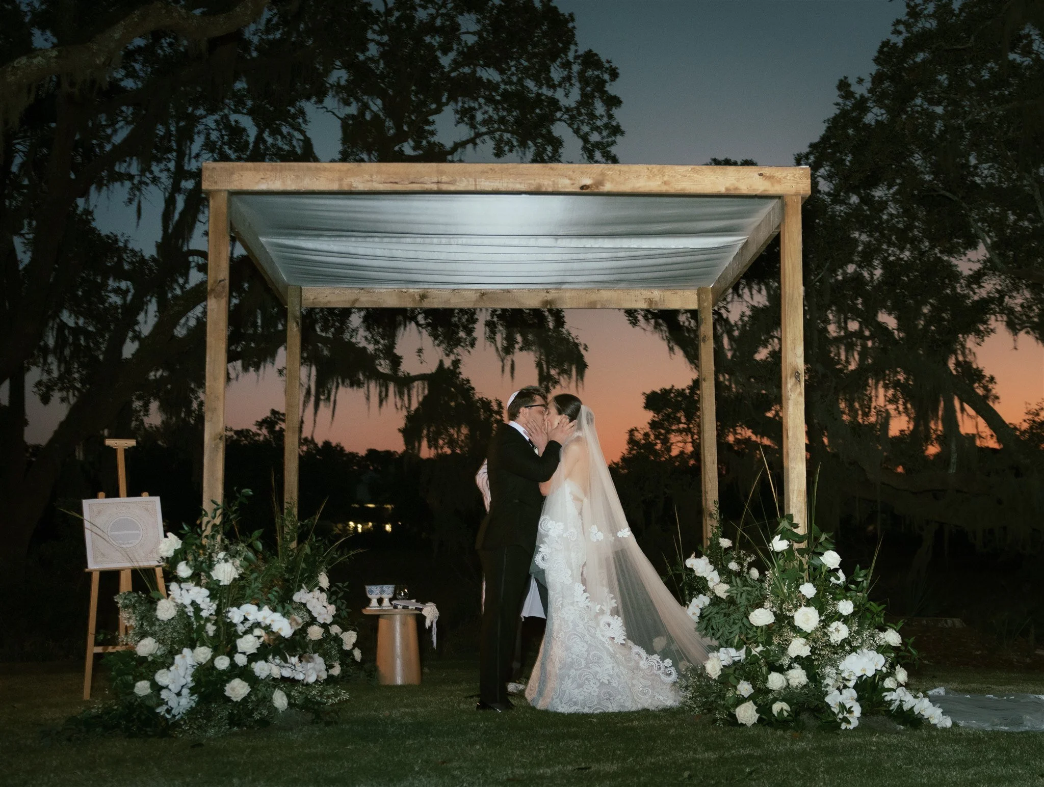 black tie charleston wedding at the dunlin oscar de la renta dress