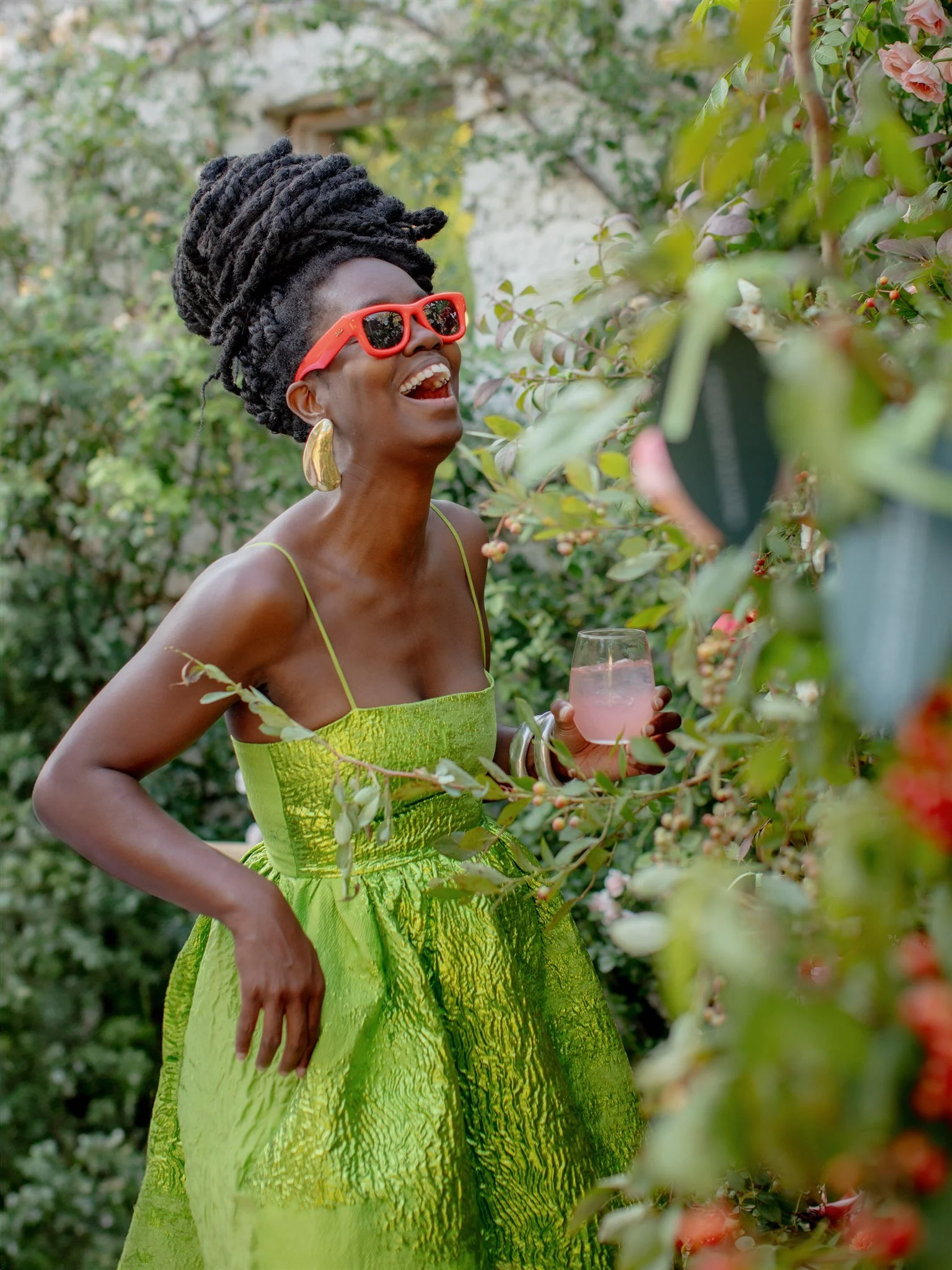 vibrant green wedding guest dress new york modern wedding beth chapman styling