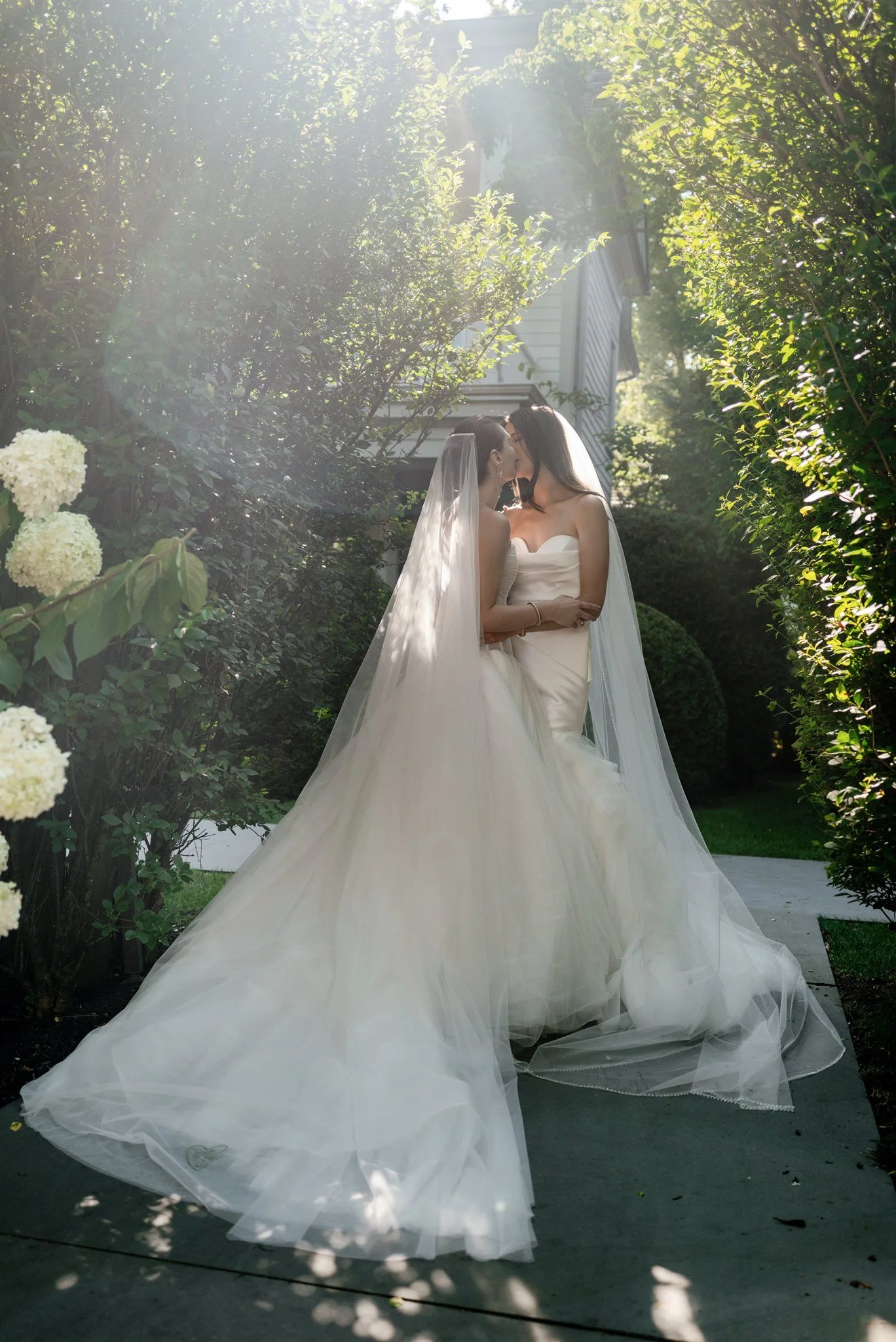 modern vera wang wedding dress brides new york wedding beth chapman styling