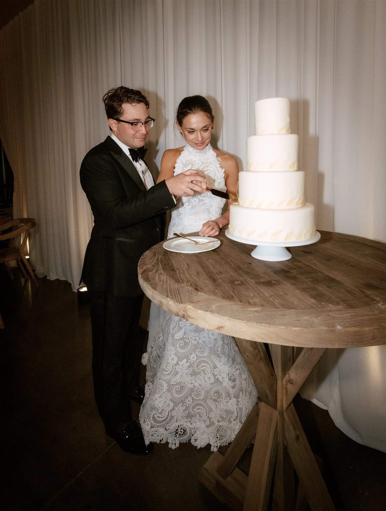 black tie charleston wedding at the dunlin oscar de la renta dress