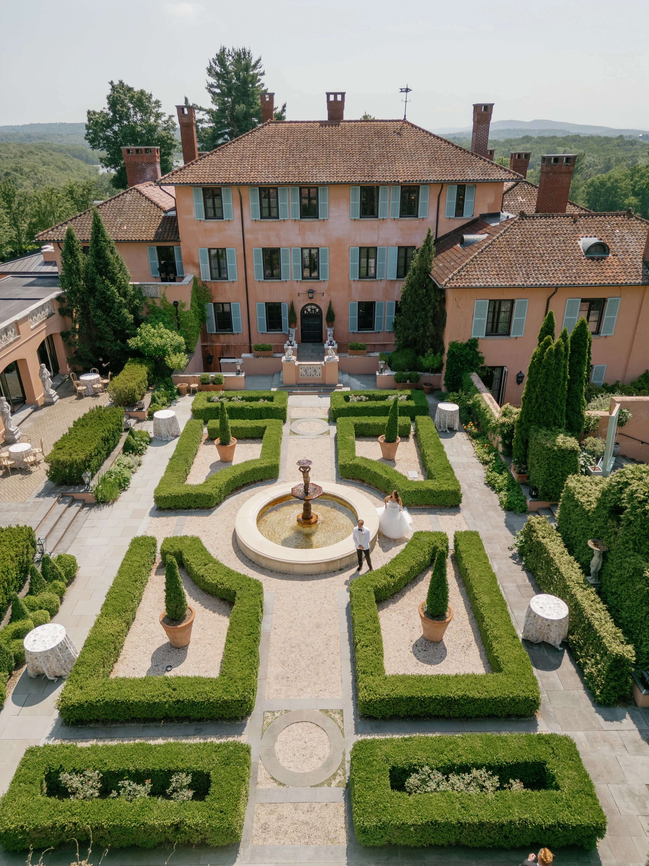 Black Tie Glenmere Mansion NY Wedding with Monique Lhuillier Wedding Dress