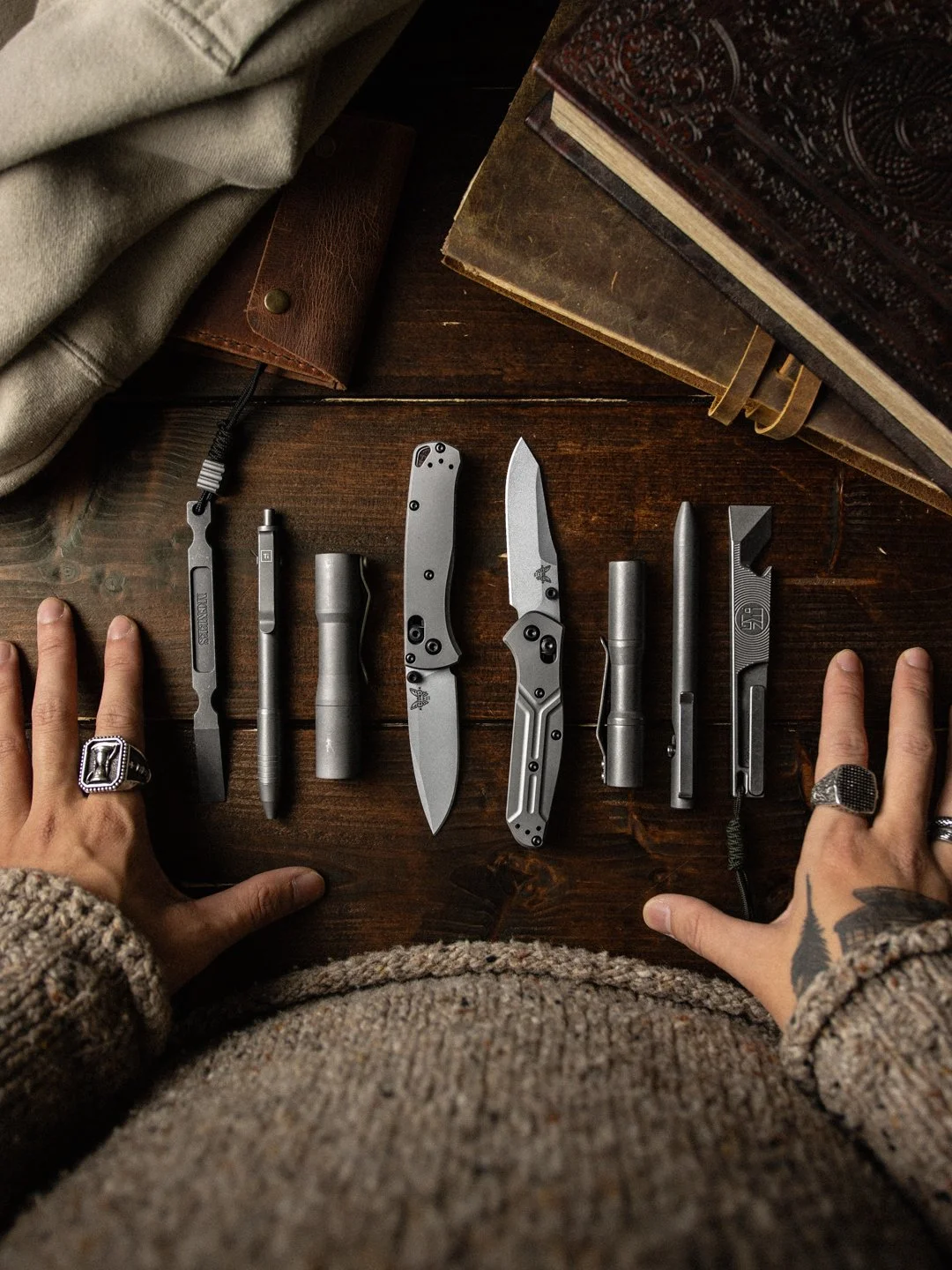 I love these custom Mini Bugout and Mini Osborne configs so much, I can&rsquo;t even decide which one to carry!

Which one would you go for?

#edc #everydaycarry #cstm #cerakote #benchmade #titanium #flashlight #prybar #edcpen