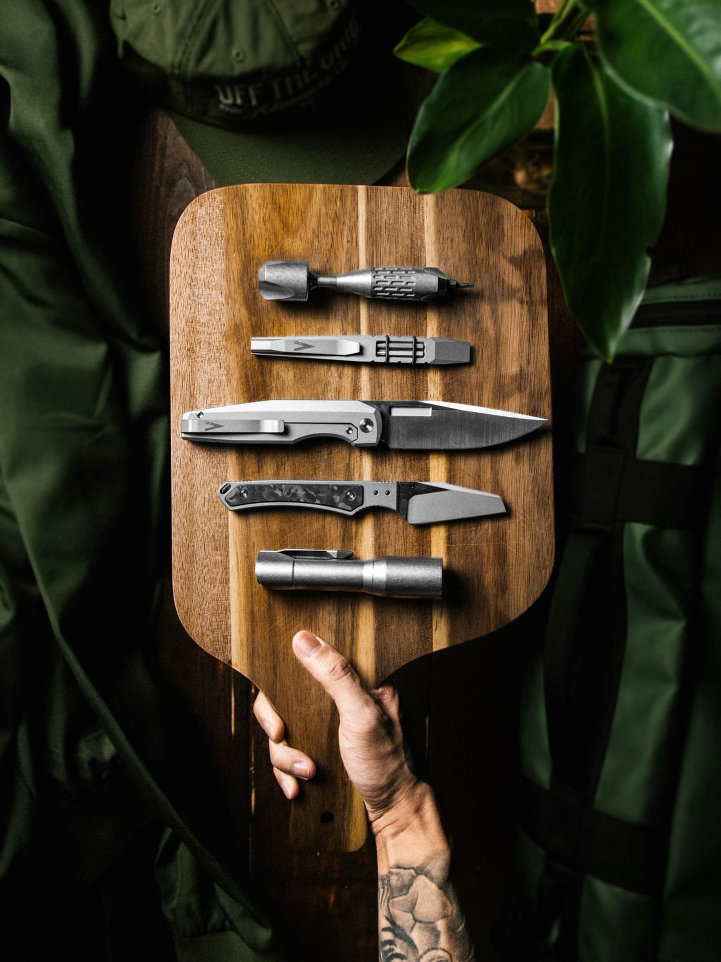 It&rsquo;s rare to see a brand build a *whole* carry &mdash; and make it feel intentional.

From folders to fixed blades, from flashlights to tools, @veroengineering manages to create pieces that all speak the same design language. Clean, purposeful,