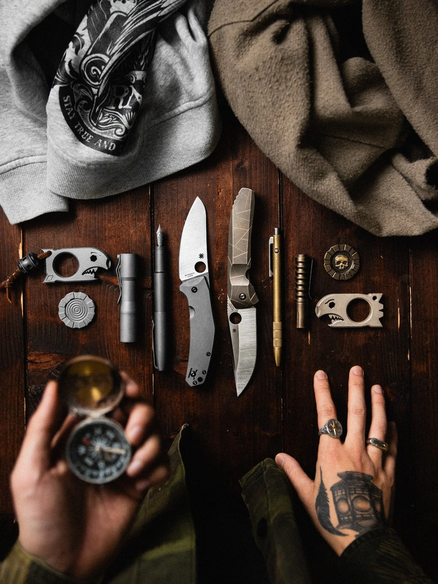Haven&rsquo;t done a Sunday Flatlay in a while!

Bringing some heavy hitters today! The Spydiechef and the Nirvana are my favorite @spyderco_inc knives by far! I don&rsquo;t know what it is, maybe the size, the blade shape, the way they feel in hand.