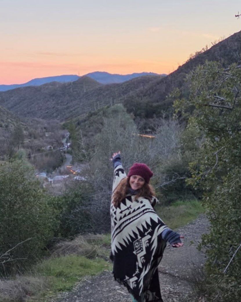 Starting this Monday! ✨ Join me in the sanctuary of my home for the next Embodied Presence series. 🌿
In a world that often pulls us into our heads, this is an invitation to land back in your body, connect with your essence, and find stillness amidst