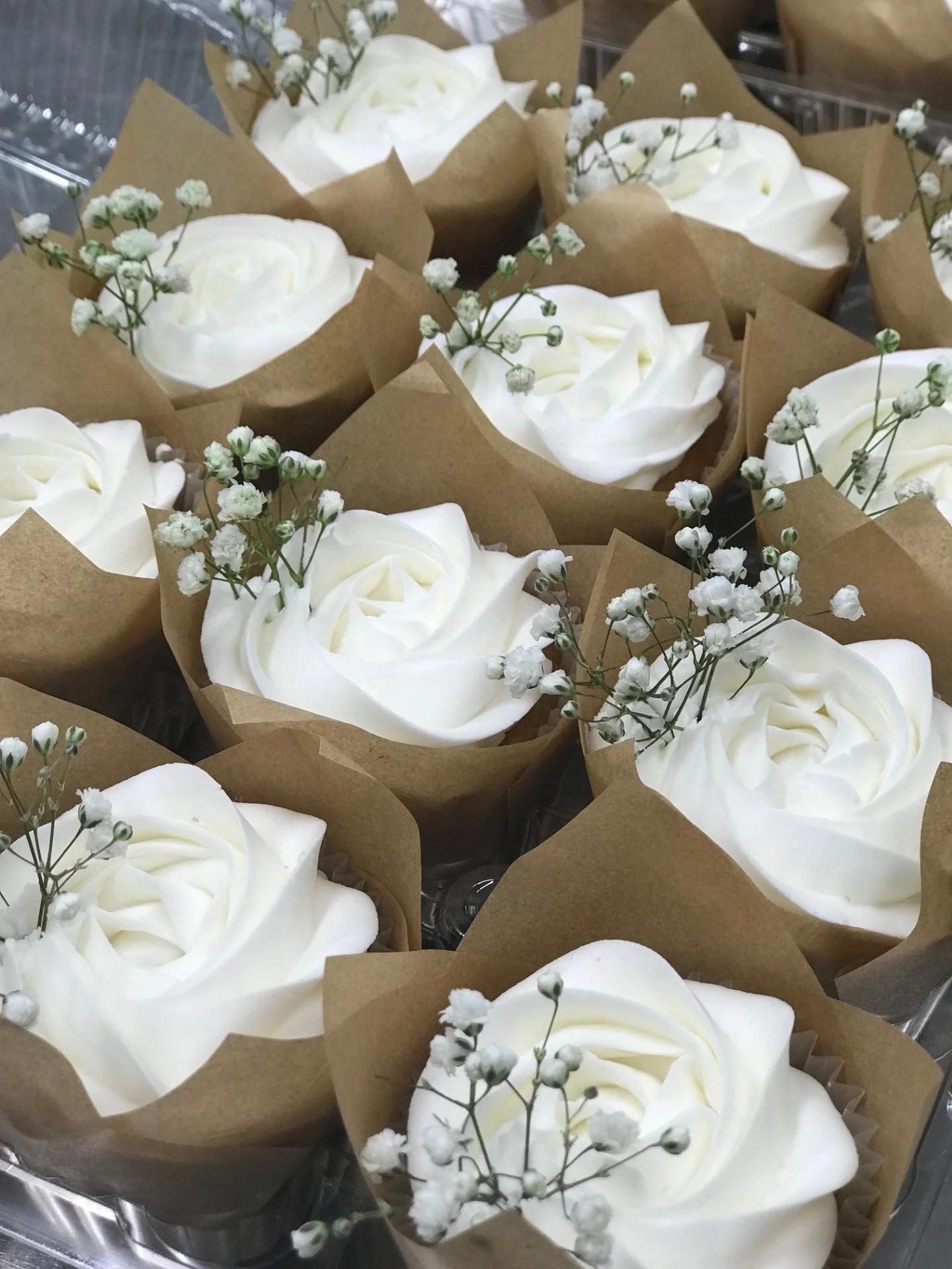 Wedding cupcakes with baby's breath