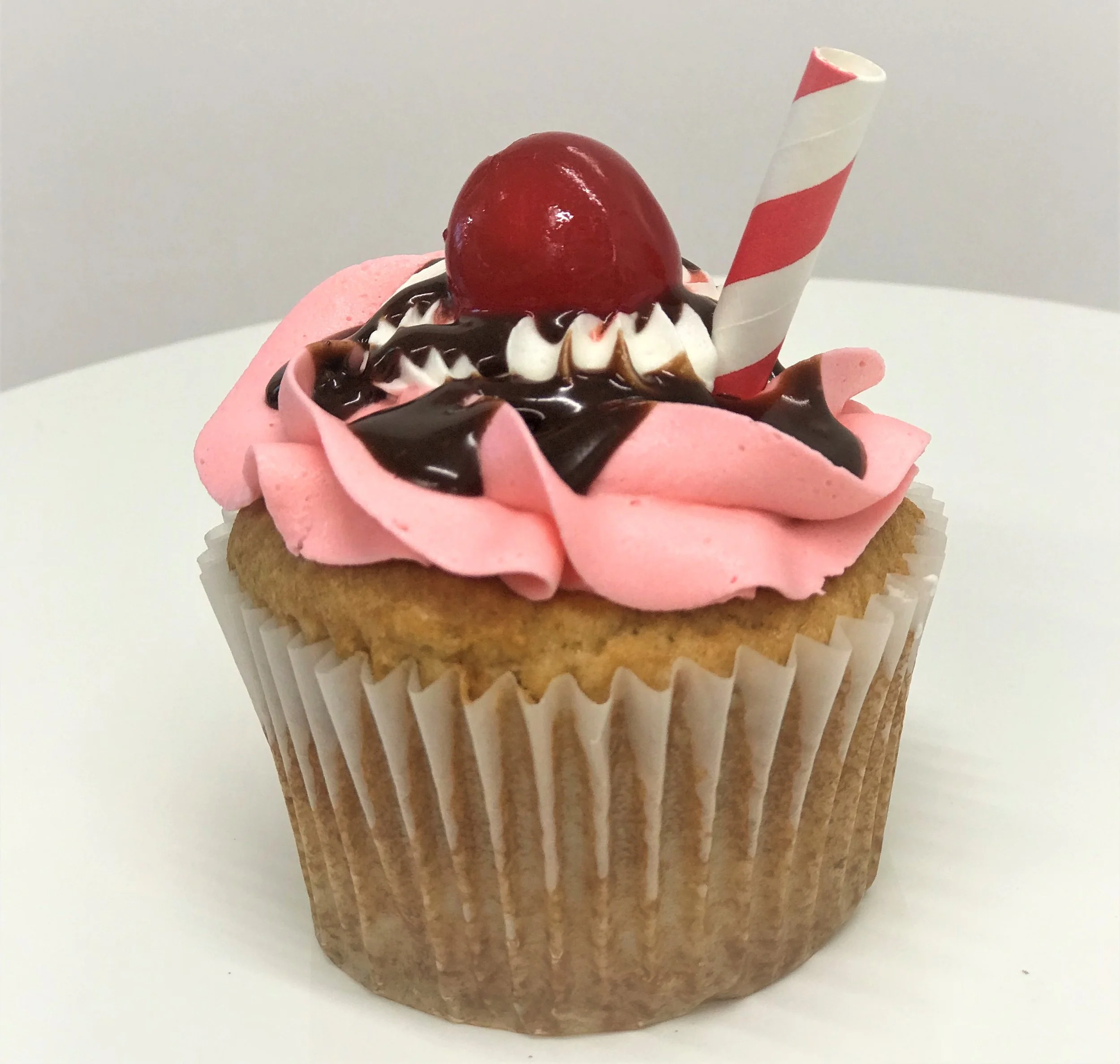 strawberry sundae cupcake