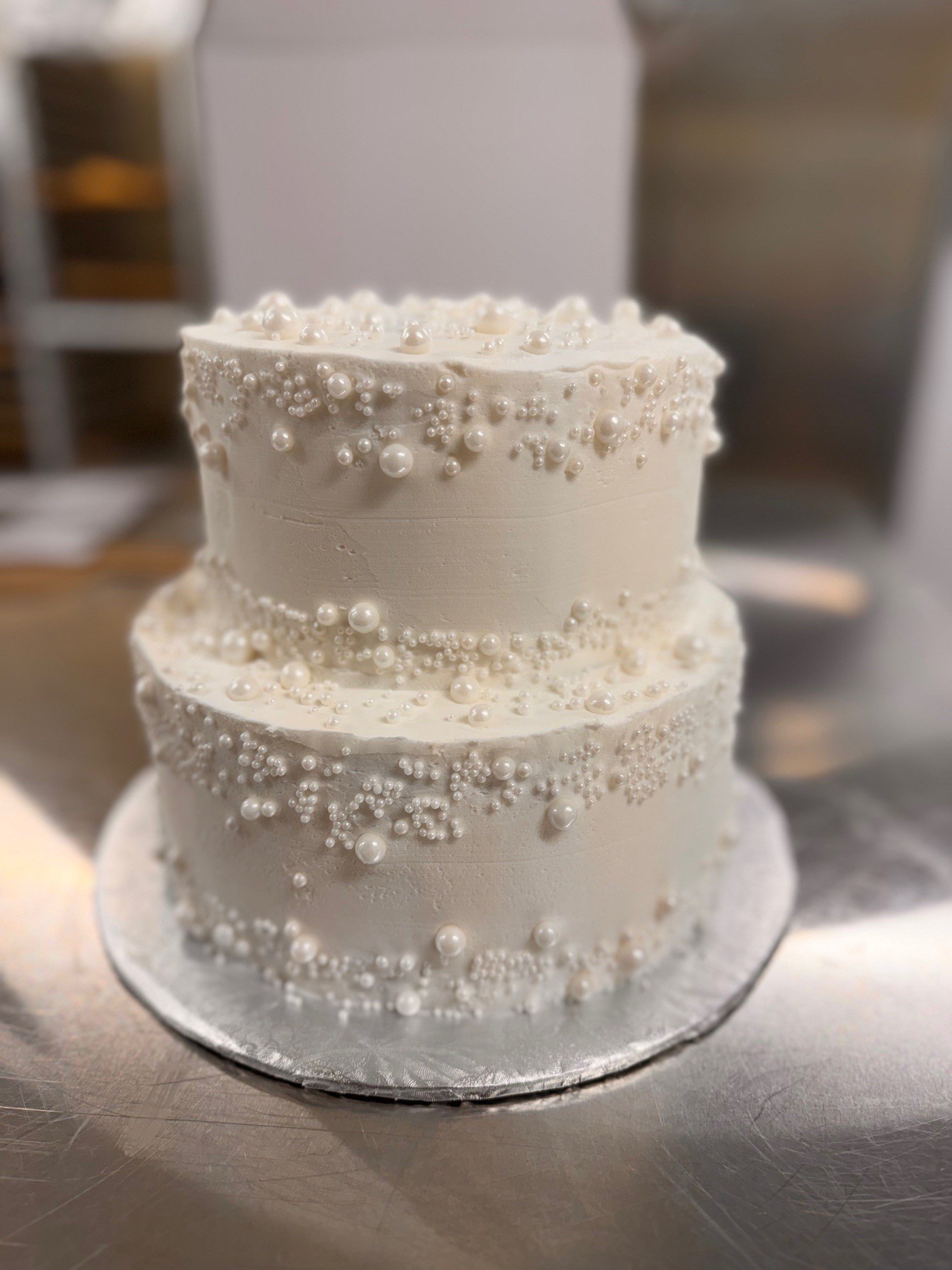 2-tier wedding cake with pearls