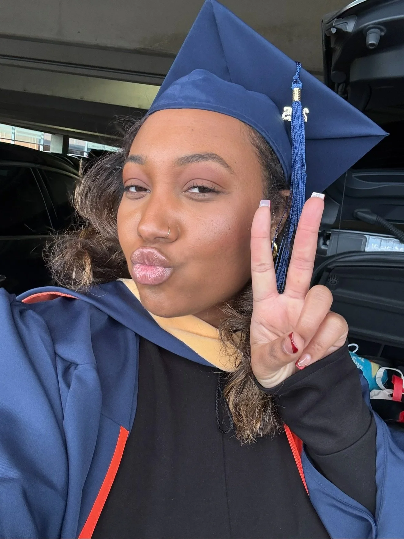 I&rsquo;m really out here doing everything I said I would 💕

To think that there were so many times I wanted to give up and not finish 
To think that I initially never wanted to go back to school 

I finished school all while being a mom, a NEW mom,