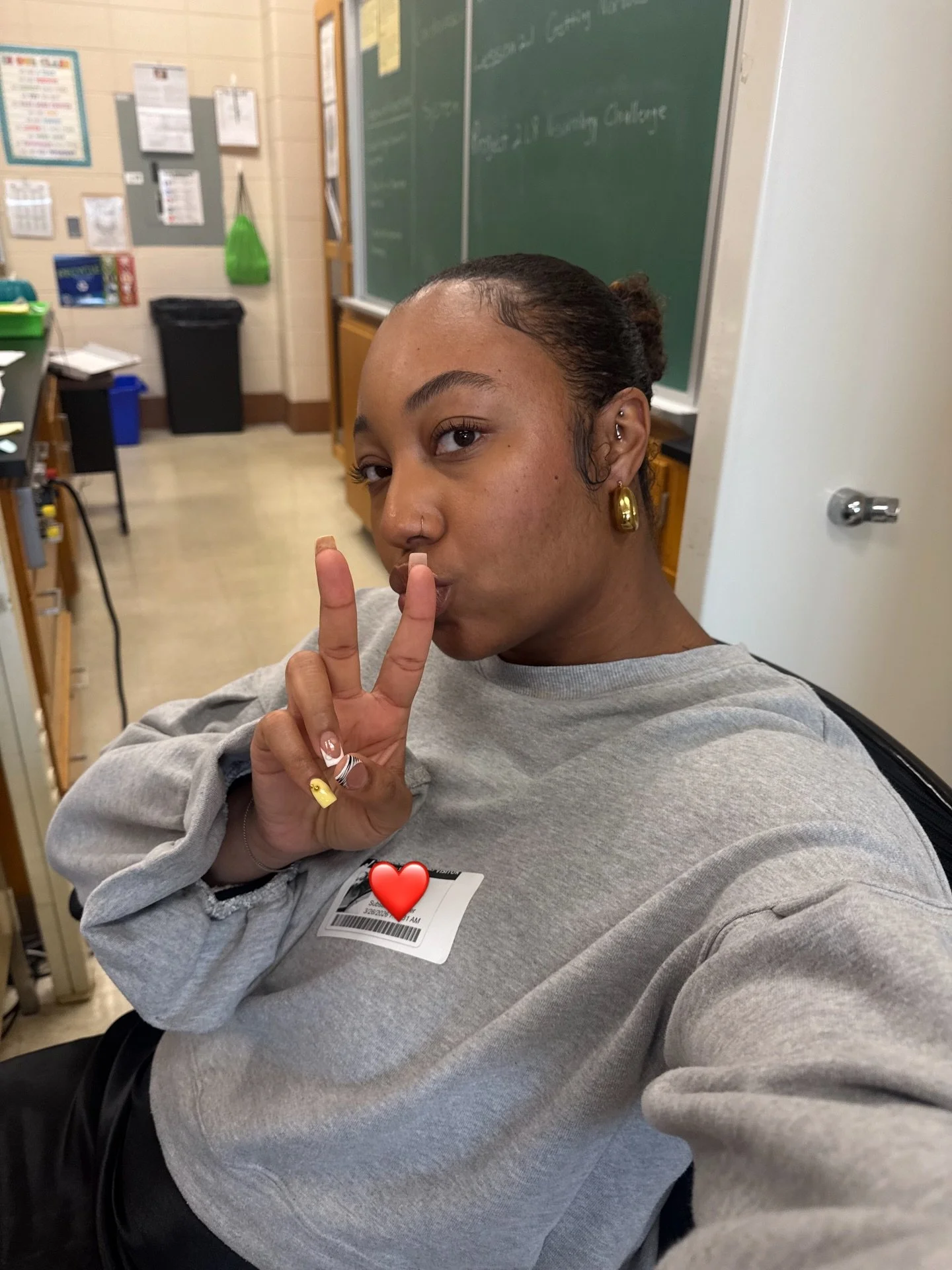 Little Pieces of the Week

	1.	Side quest queen: back yelling at somebody child
	2.	My nail design is the highlight of the week
	3.	Meal prep has actually been a life saver!! 
	4.	This @hannismooth and @cyklarofficial combo 🔥
	5.	Workout Mami ✨
	6.	