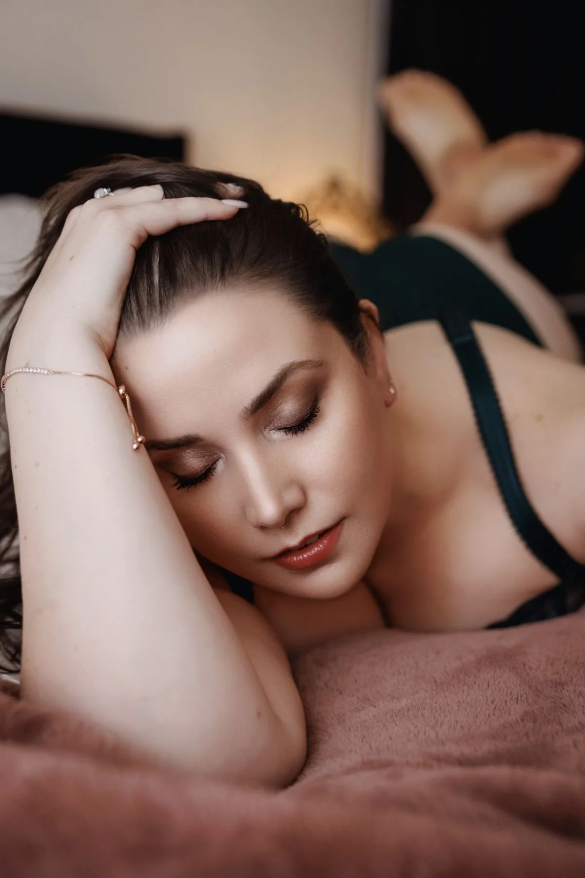 Effortless Boudoir / Baltimore Maryland Boudoir Photographer + Smiling + Happy + Positive Reviews