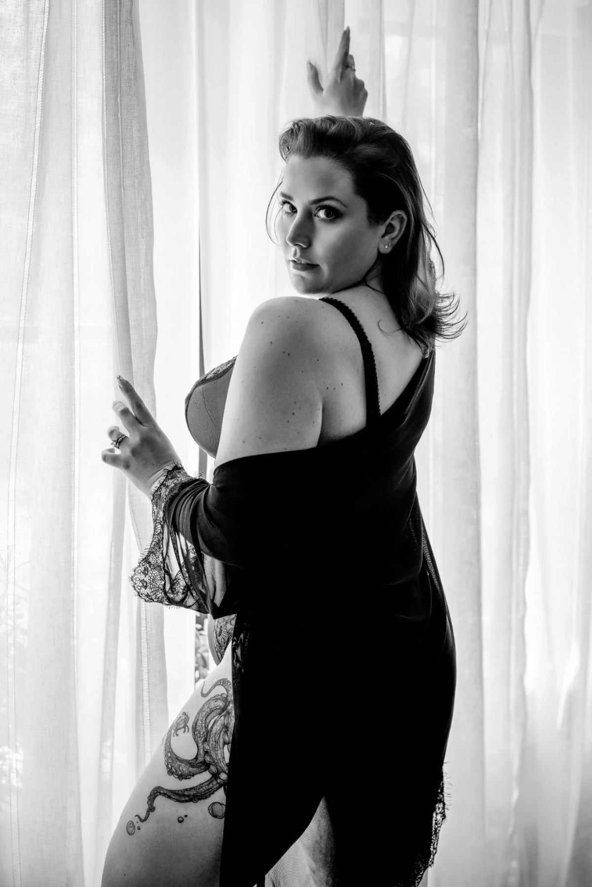 Effortless Boudoir / Baltimore Maryland Boudoir Photographer + Smiling + Happy + Positive Reviews
