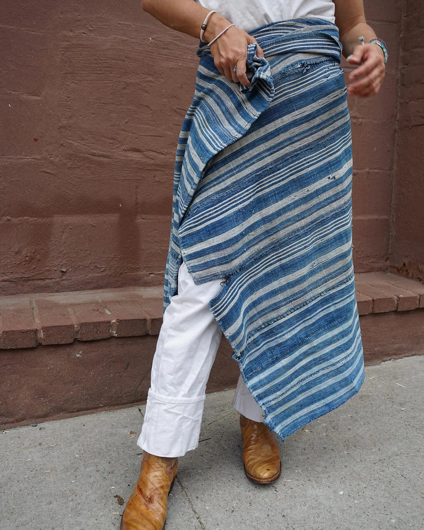 🤠💎Collection💎🤠 

I bought this indigo textile @acurrentaffair many years ago and treasure it! Pieces of it could be yours&hellip; let&rsquo;s collaborate and design together. 

Do you have a favorite jacket, work shirt, or pair of jeans? @empower