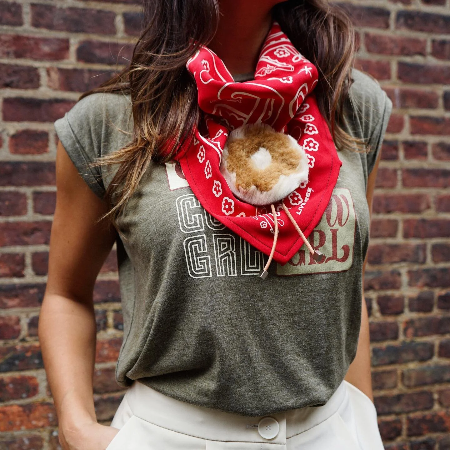 🤠💋Collection💋🤠 

LAYERS &mdash; let&rsquo;s talk about layering. Do you layer your accessories? Or just your jewelry? I love this layered look of our #bolo with #bandana 

Not to mention our olive green #cowgrl tee. So soft and wearable even in t