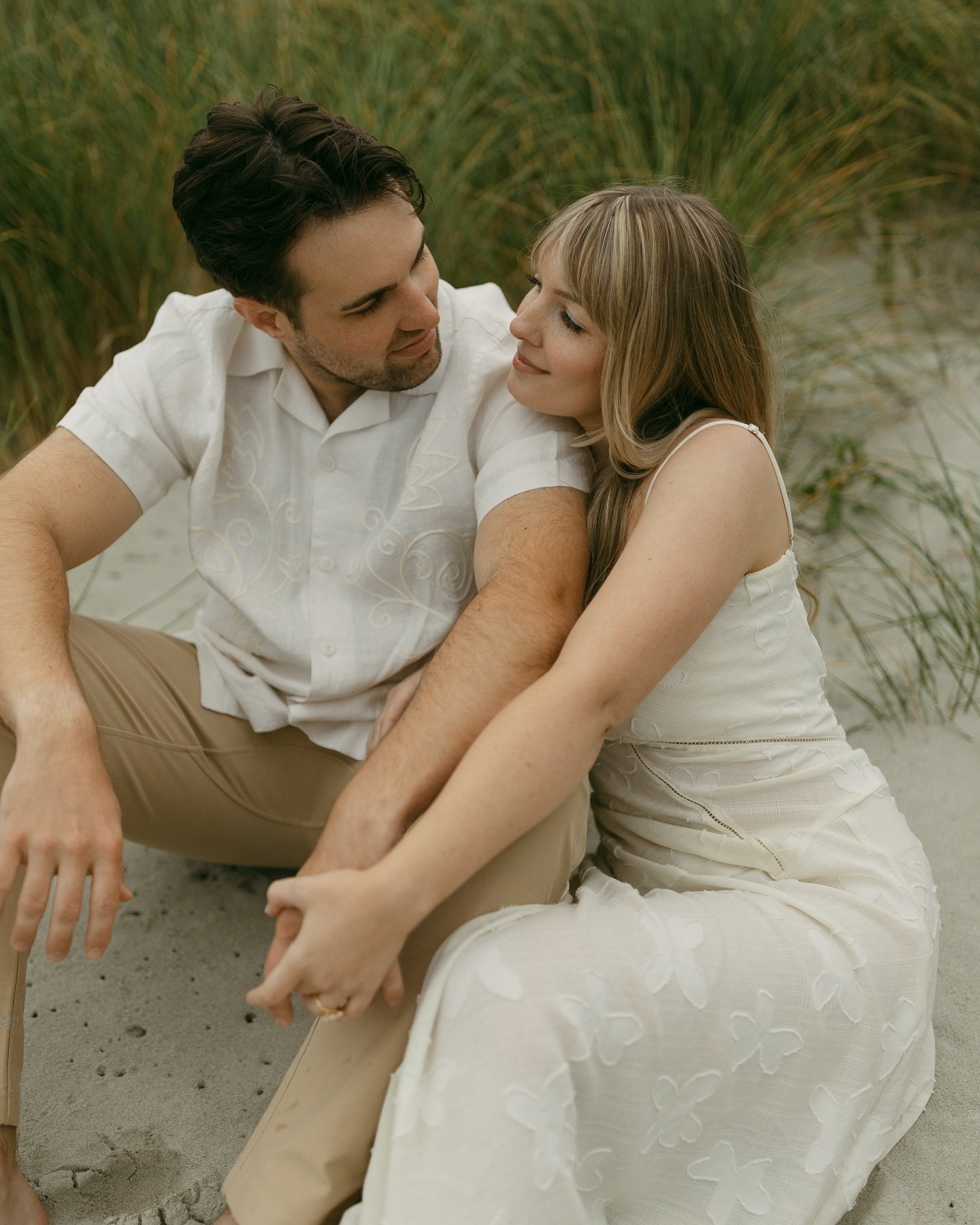 A full collection of Amanda &amp; Nic, these two flew over all the way from Colorado for a trip in a van through New Zealand and wanted to capture their recent engagement 💍 
We are a bit scarce of beaches in Queenstown so heading over to Dunedin is 