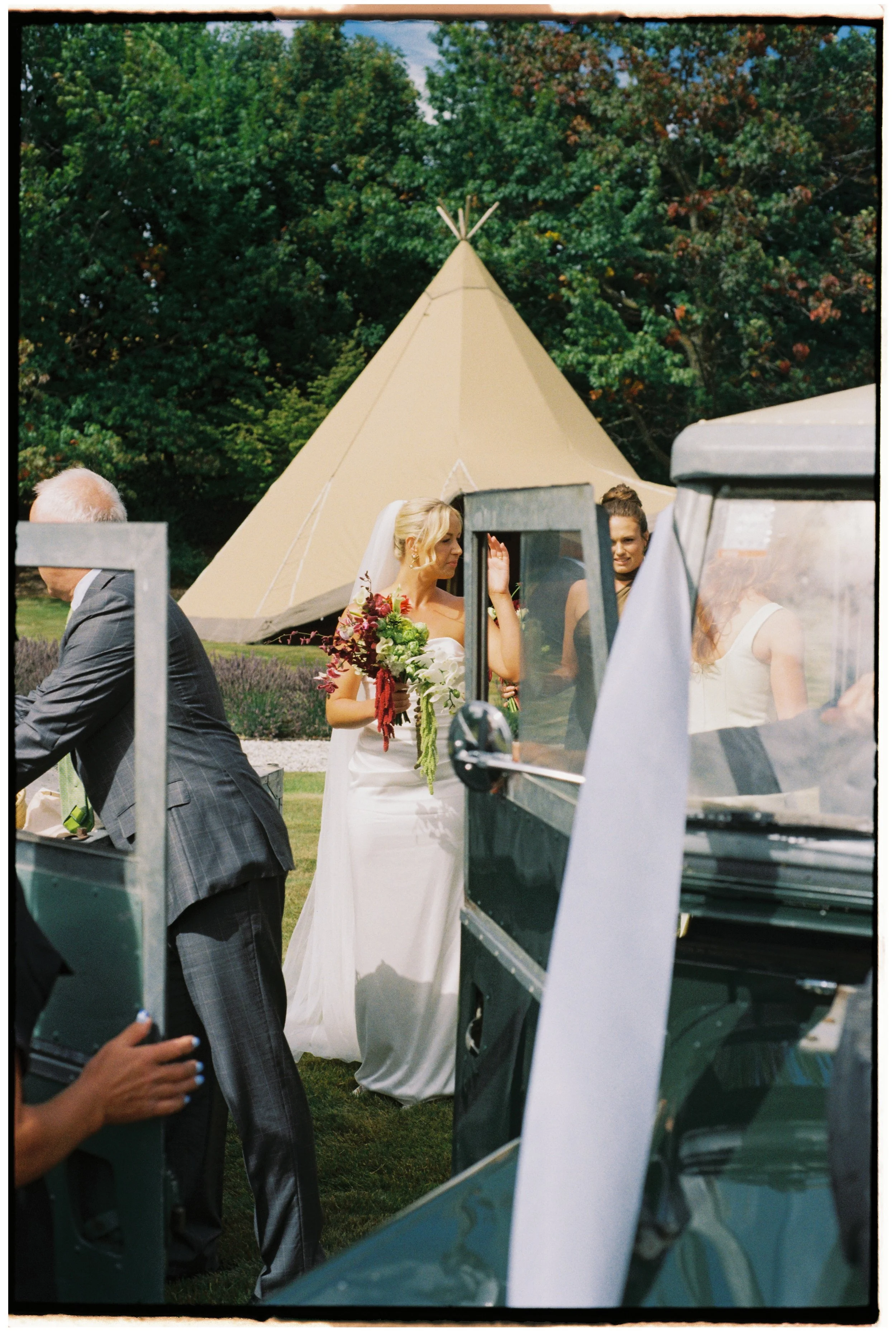Georgia & Callum Film - Eloise Bickle Photography-18.jpg