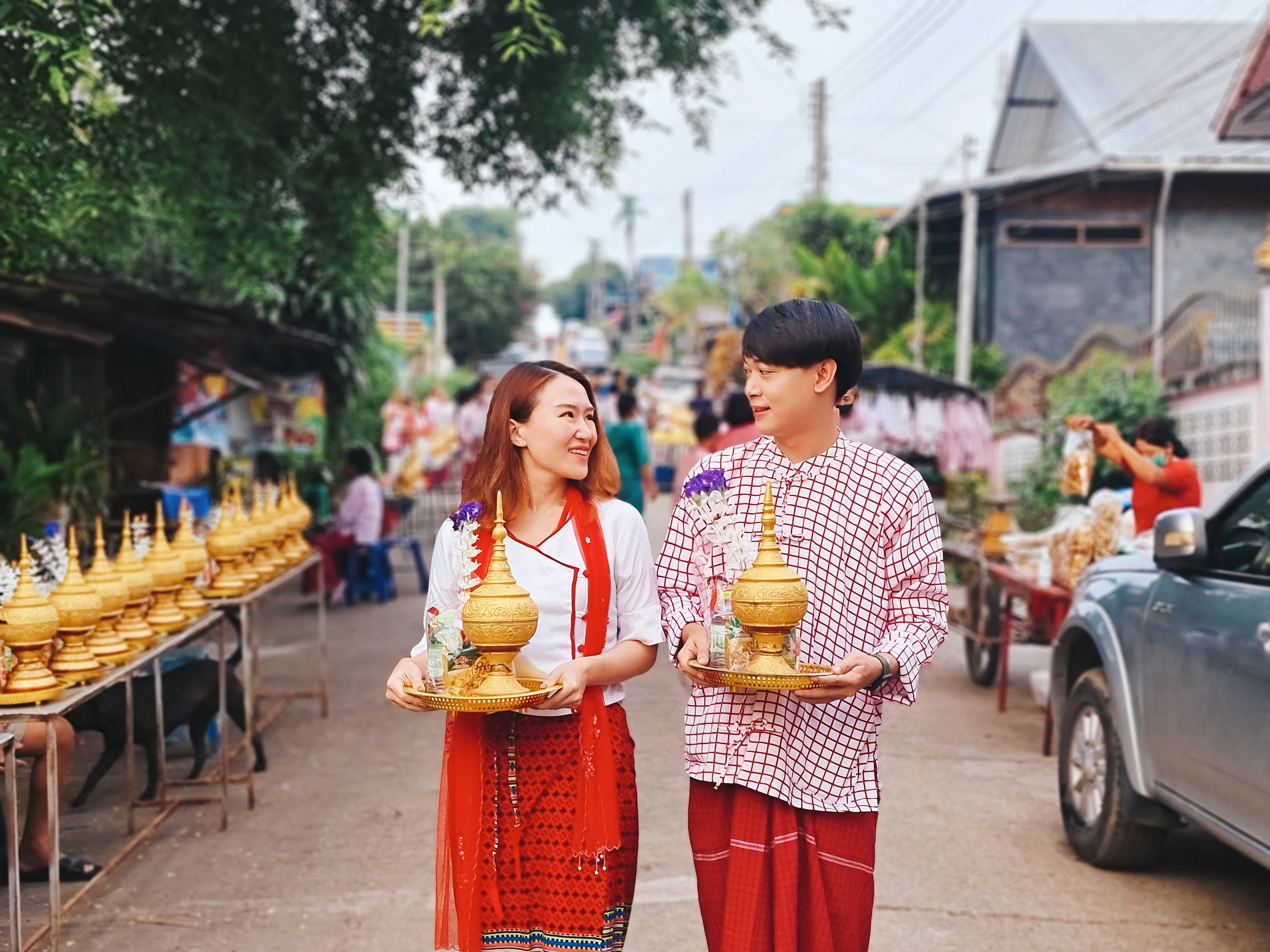 Early Morning Almsgiving at Mon Bridge, Sangkhlaburi