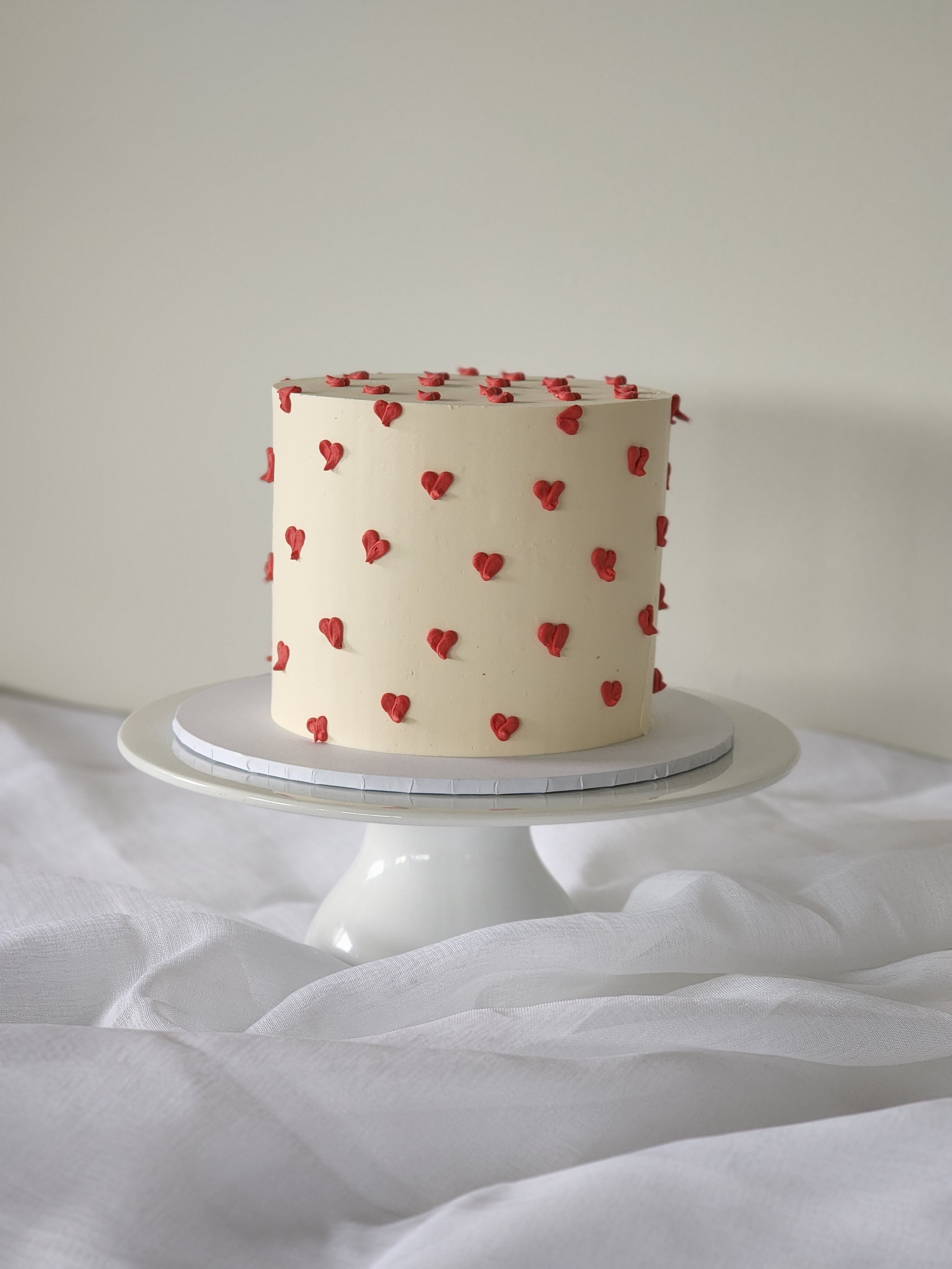 Red velvet heart cake – Mister Baker
