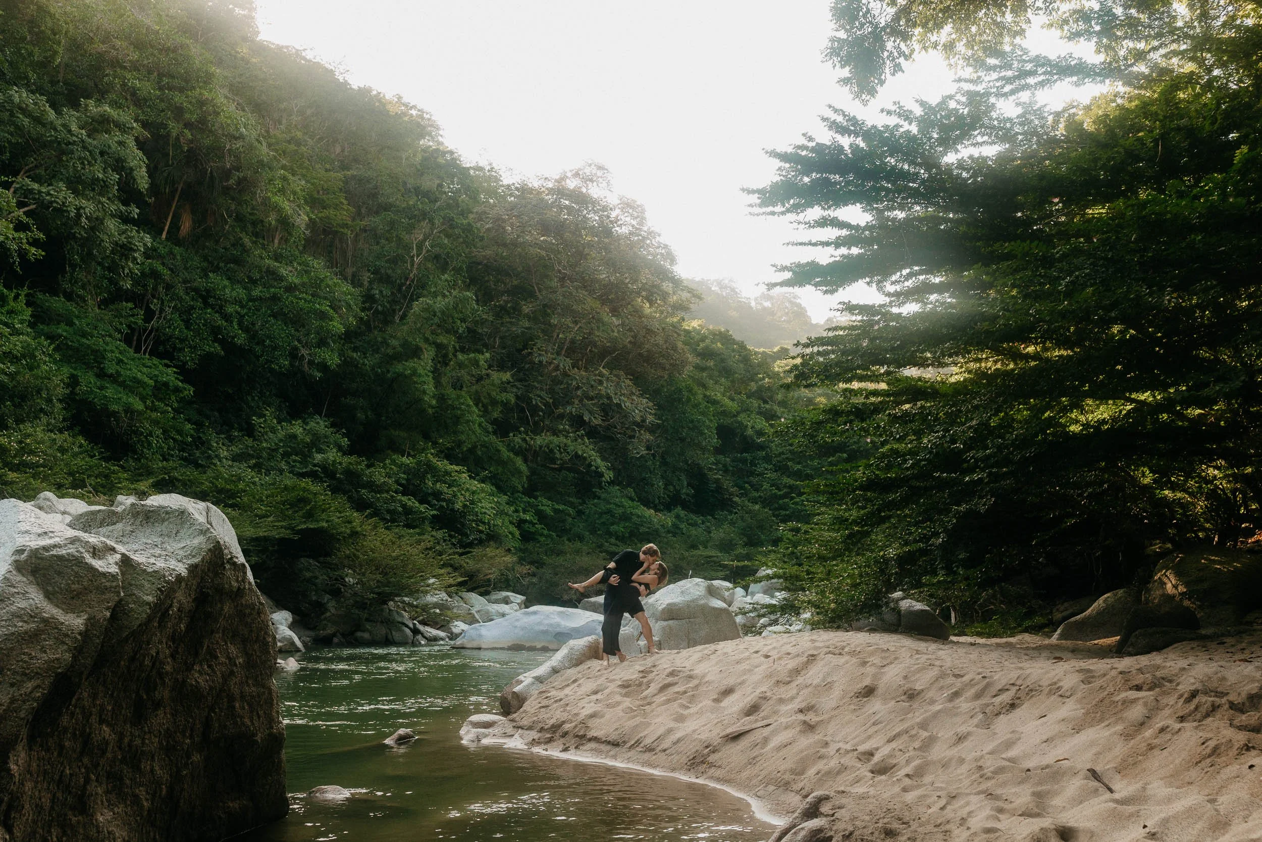colombia-rivier-shoot-niyi-46.jpg