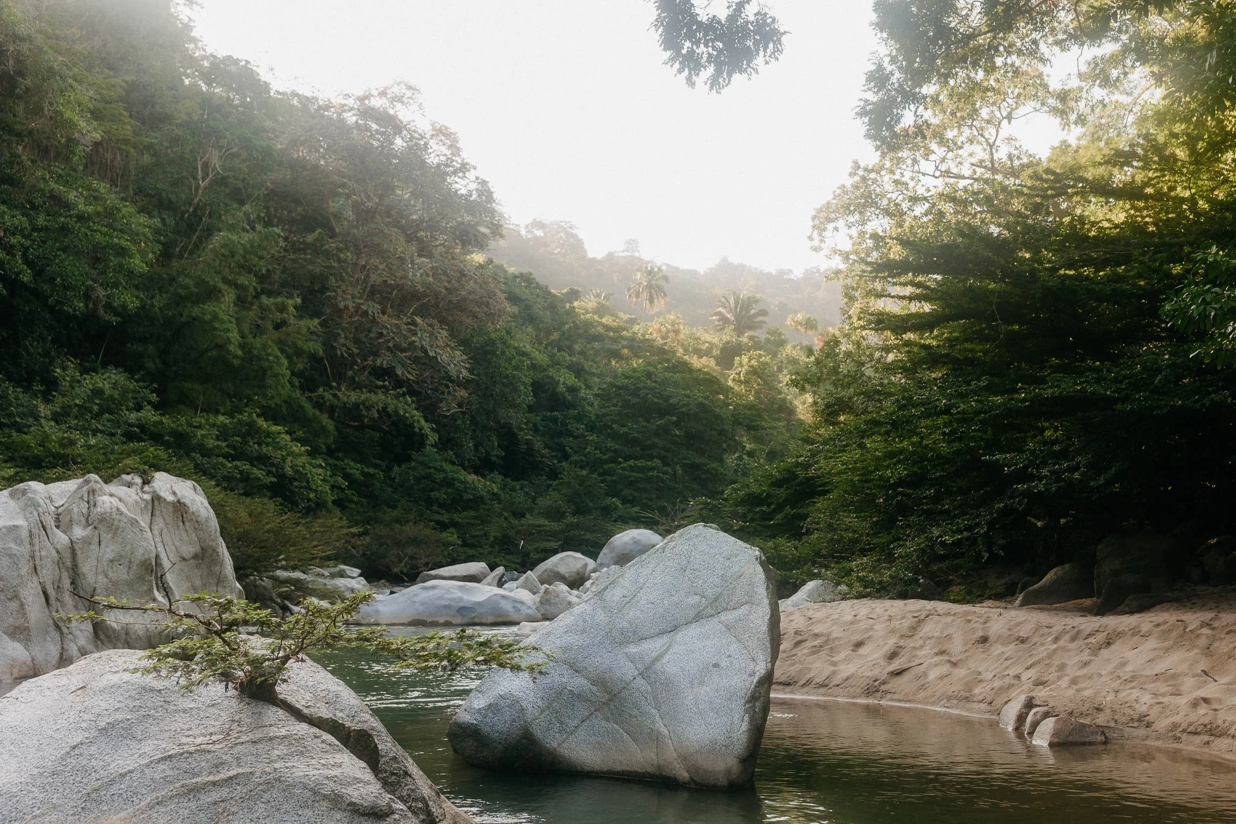 colombia-rivier-shoot-niyi-42.jpg