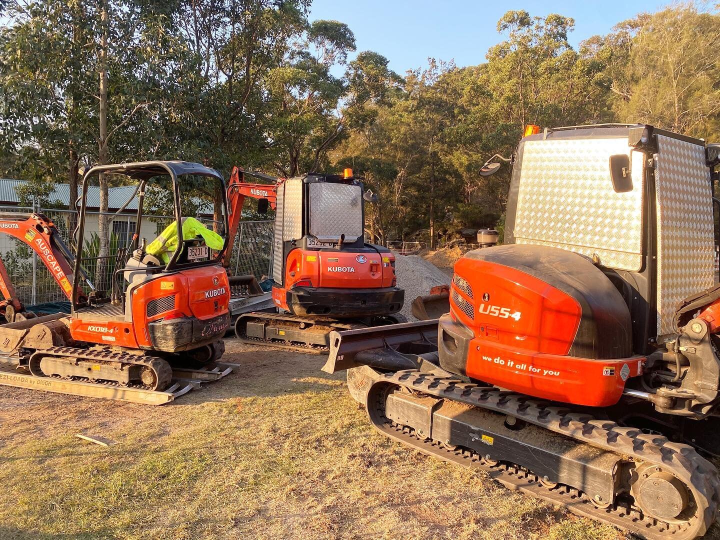 When you just love an Excavator 🙌🏻 we have 3 machines - they love to work together or independently 🤣 which means for us we can DIG right in if the project is large and we have the ability to sneak down a tight access in smaller projects as well ?