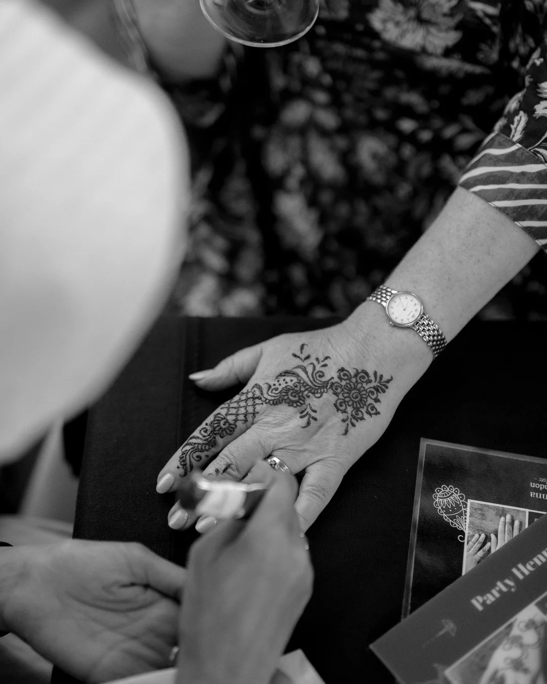H &amp; S&rsquo;s wedding weekend began at the wonderful @oxo_tower, where they hosted a beautiful Sangeet for guests who had travelled from near and far. From organising a henna artist with @houseofhenna_london to gifting thoughtful traditional keep